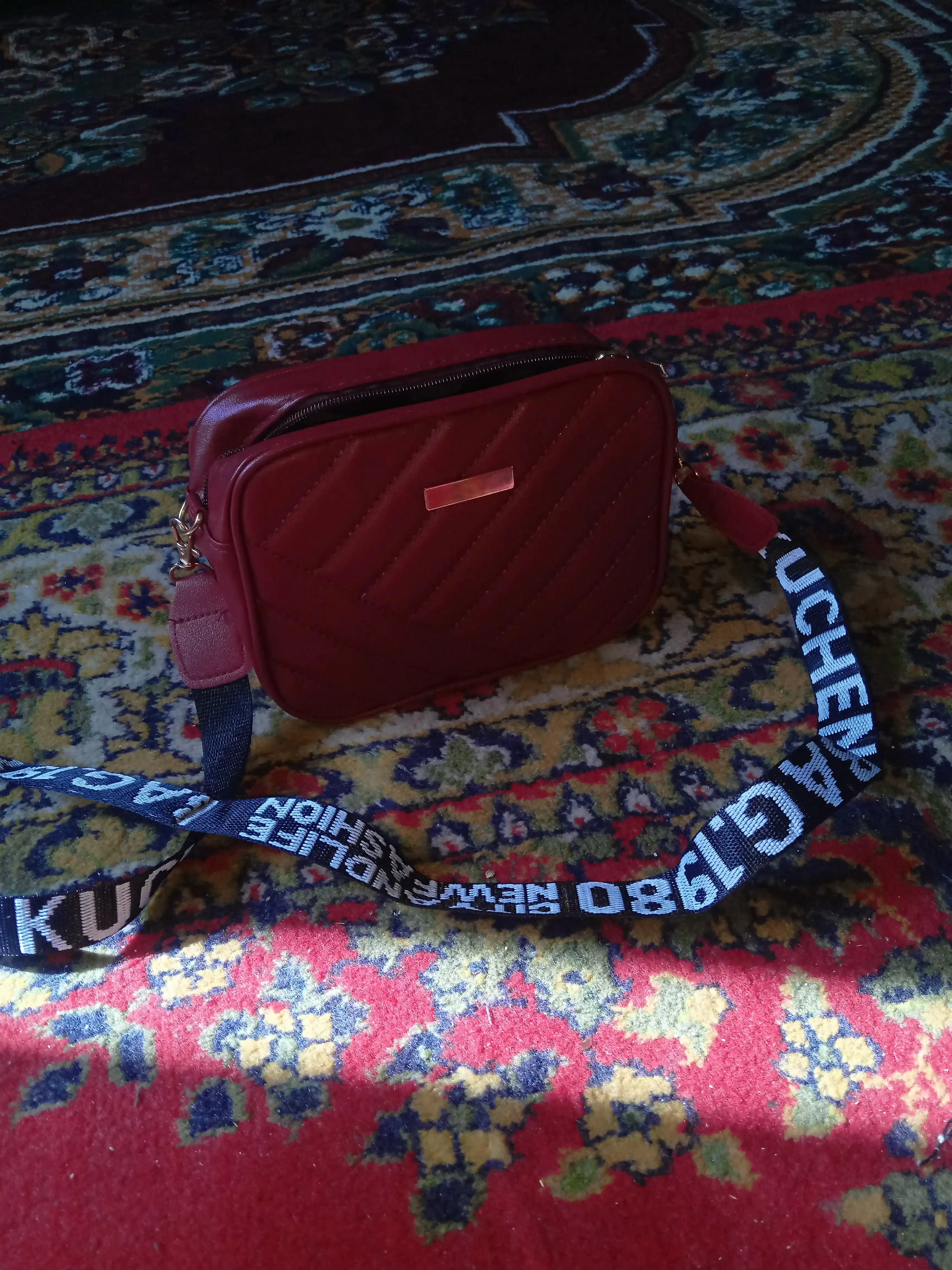 Ayollar sumkasi, yelka orqali, kross bodi, baget sumkasi, har kunlik