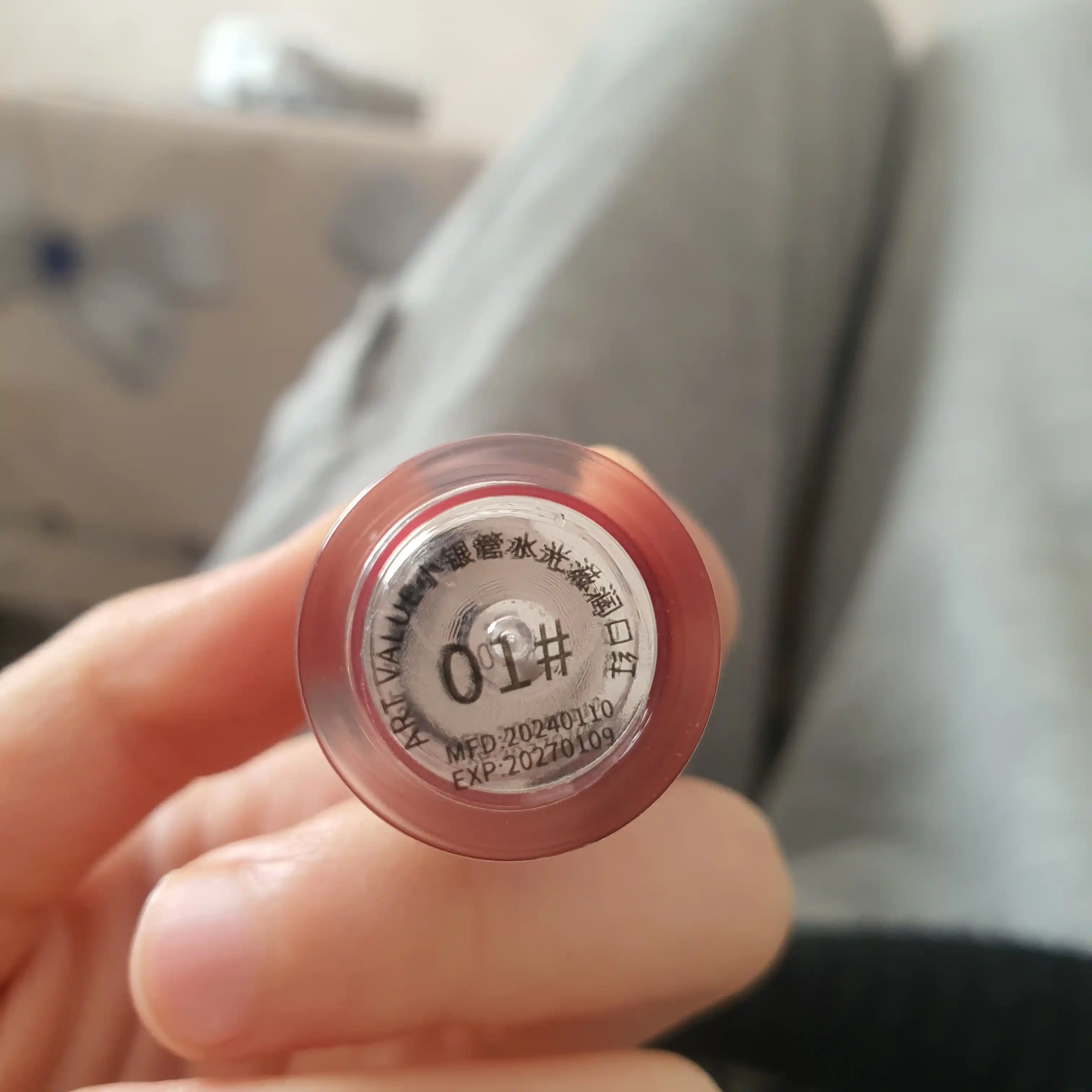 Namlovchi qattiq lab bo'yog'i teksturasi silliq, suv o'tkazmaydigan lab bo'yog'i Art Value