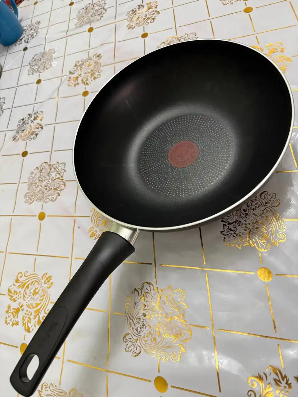 Антипригарная сковородка TEFAL JUST, BRUT, STRENGTH 20 / 22 / 24 / 26 / 28 см