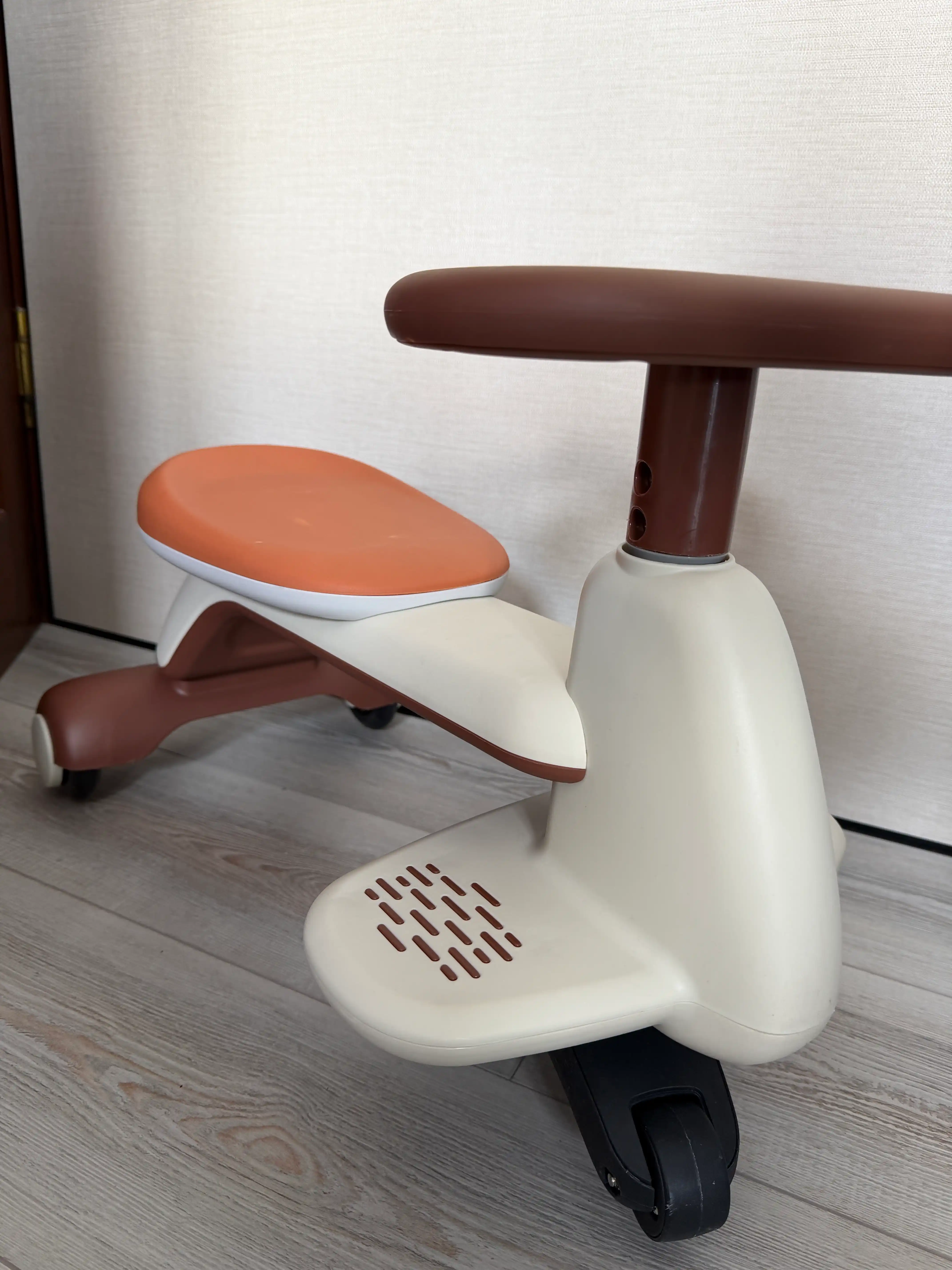Bibikar, Tolokar Lebei, bolalar avtomashinalari, Baby car