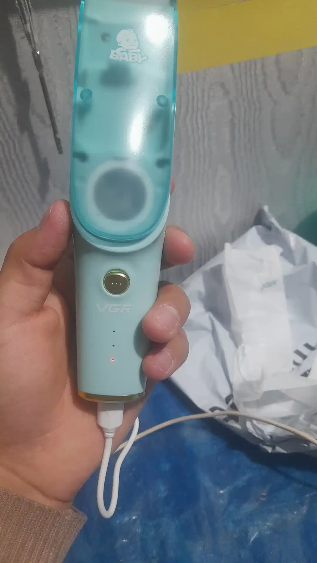 Trimmer, bolalar soch olish mashinkasi VGR V155/V151 — keramik pichoq, sochni so‘rib oladi