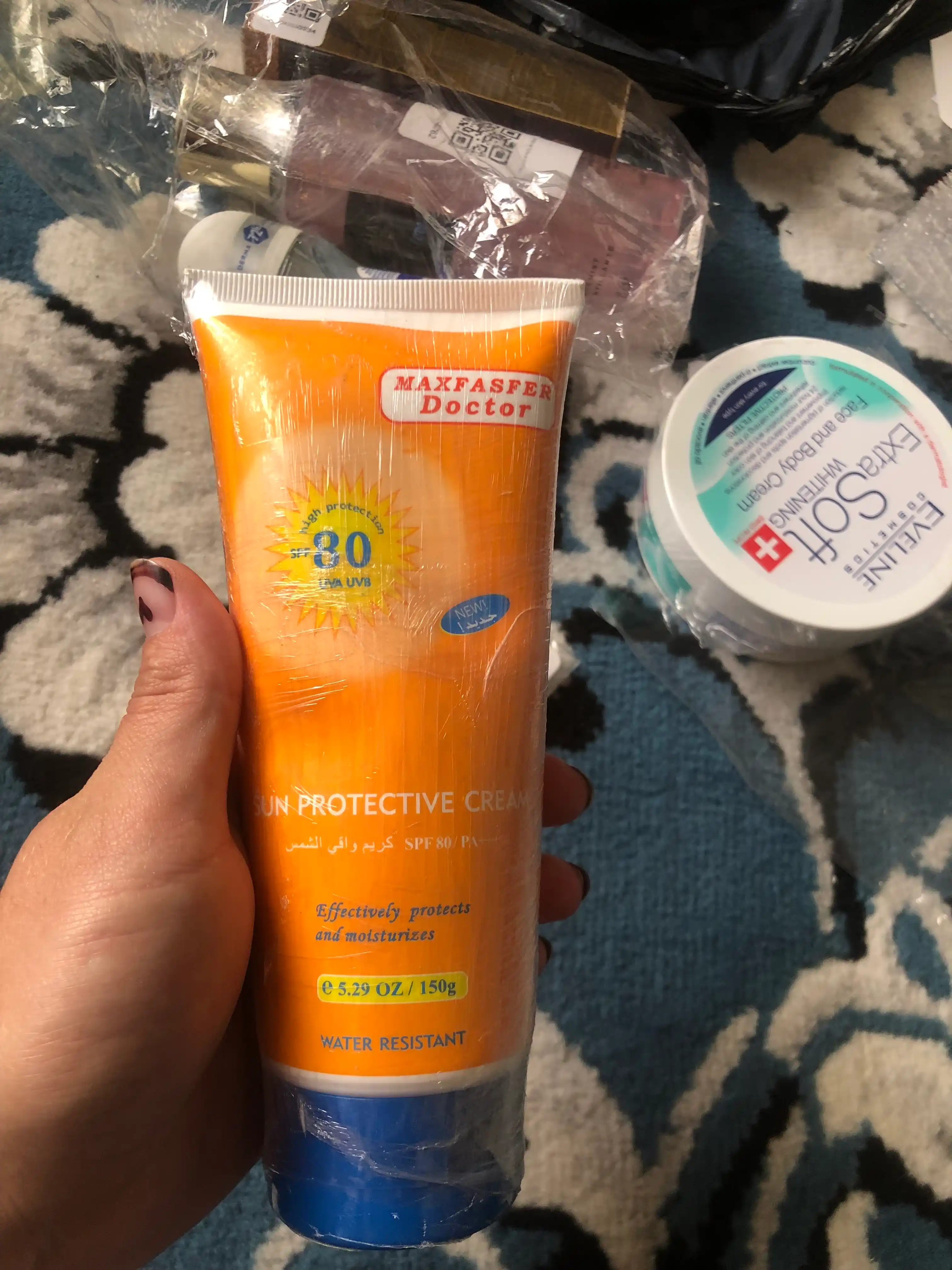 Солнцезащитный крем Dr. Heal Sun Cream SPF 80 PA+++, витамин E, кокосовое масло, 150 мл