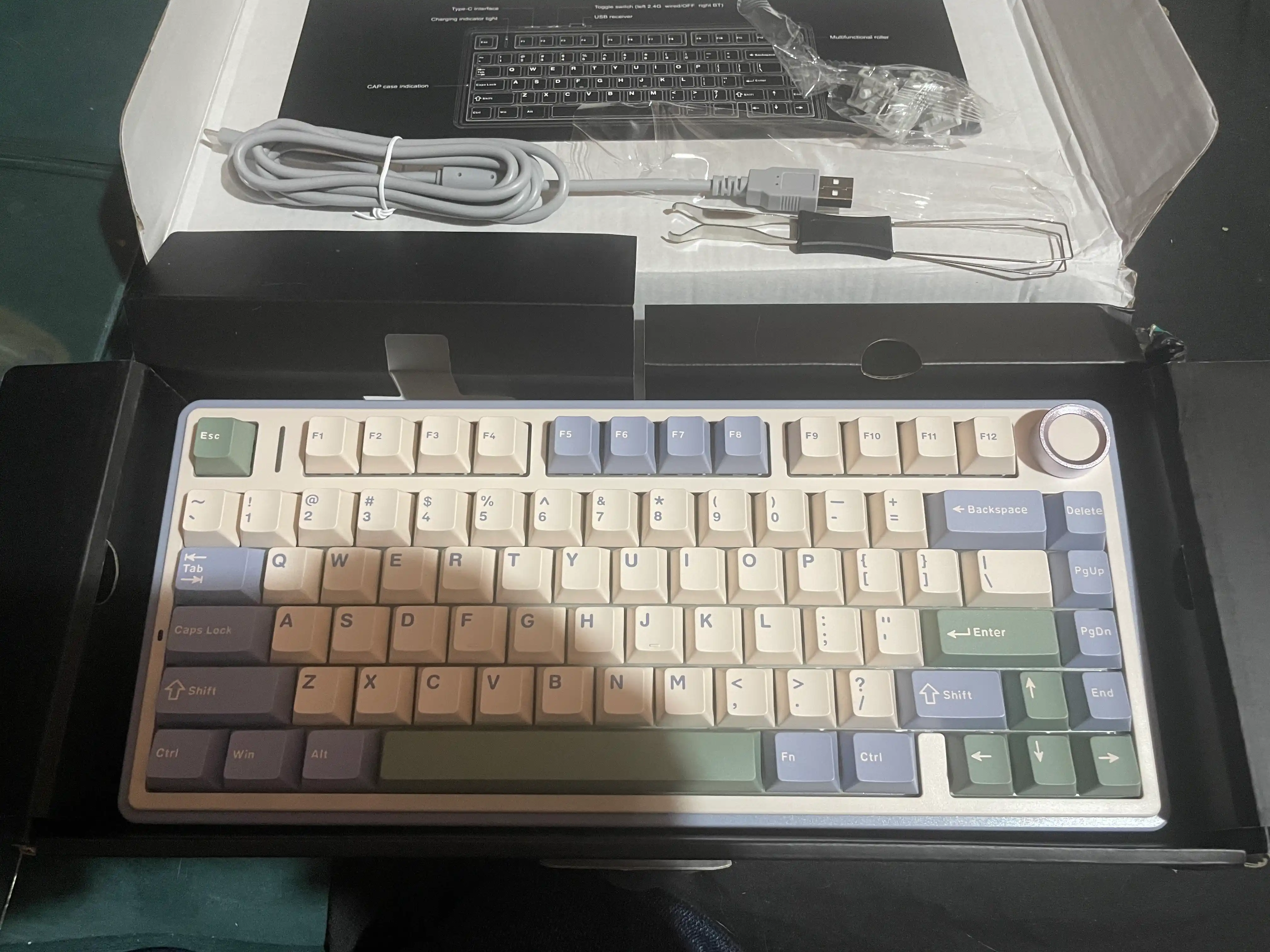 Mexanik klaviatura AULA F75 - F75 Pro gamerlar uchun, RGB yoritgich, 3 xil ulanish
