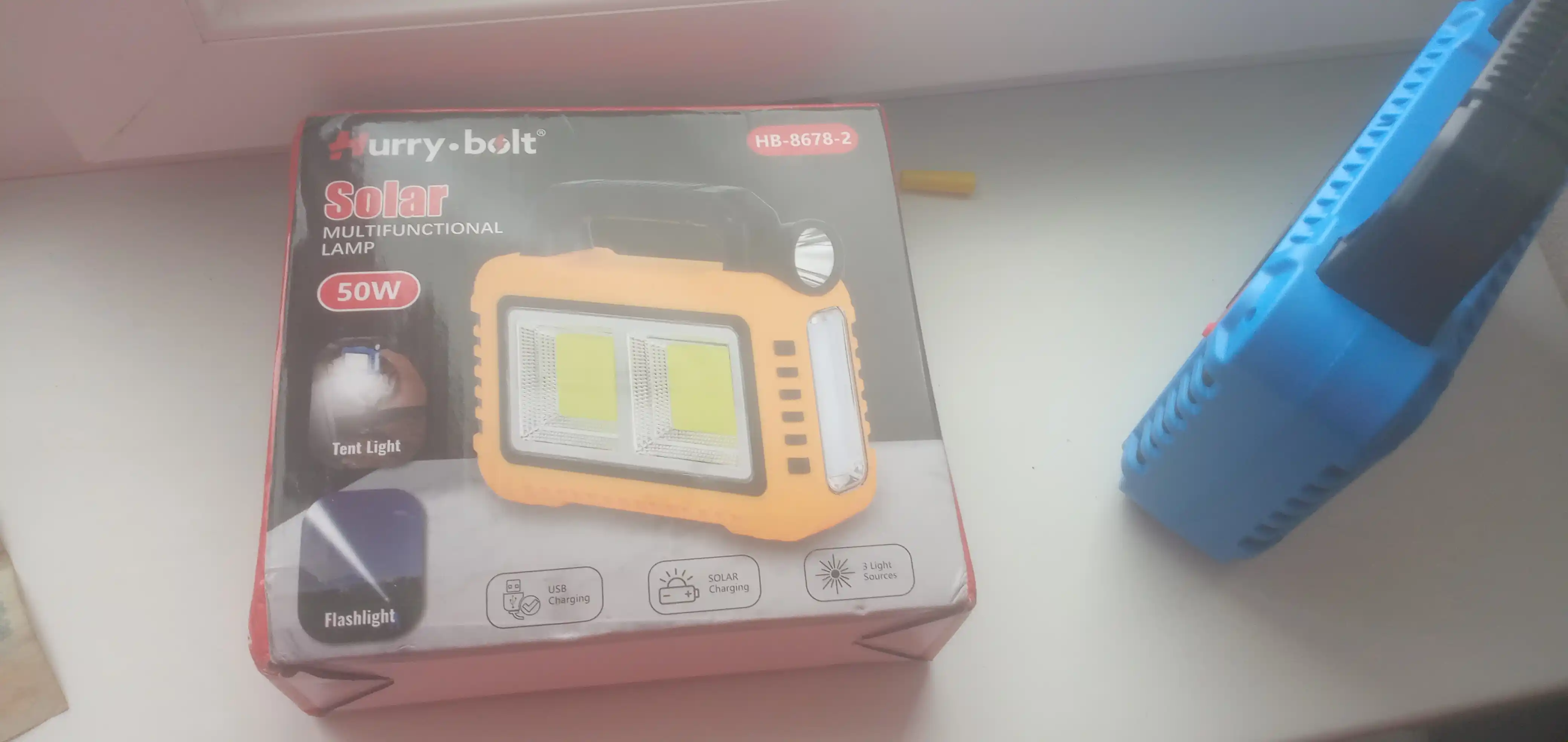 Ko‘p rejimli LED fonarik – USB va quyosh panelli zaryadlash