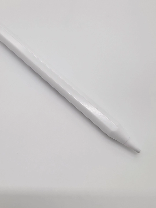 Universal stilus telefon va planshet uchun