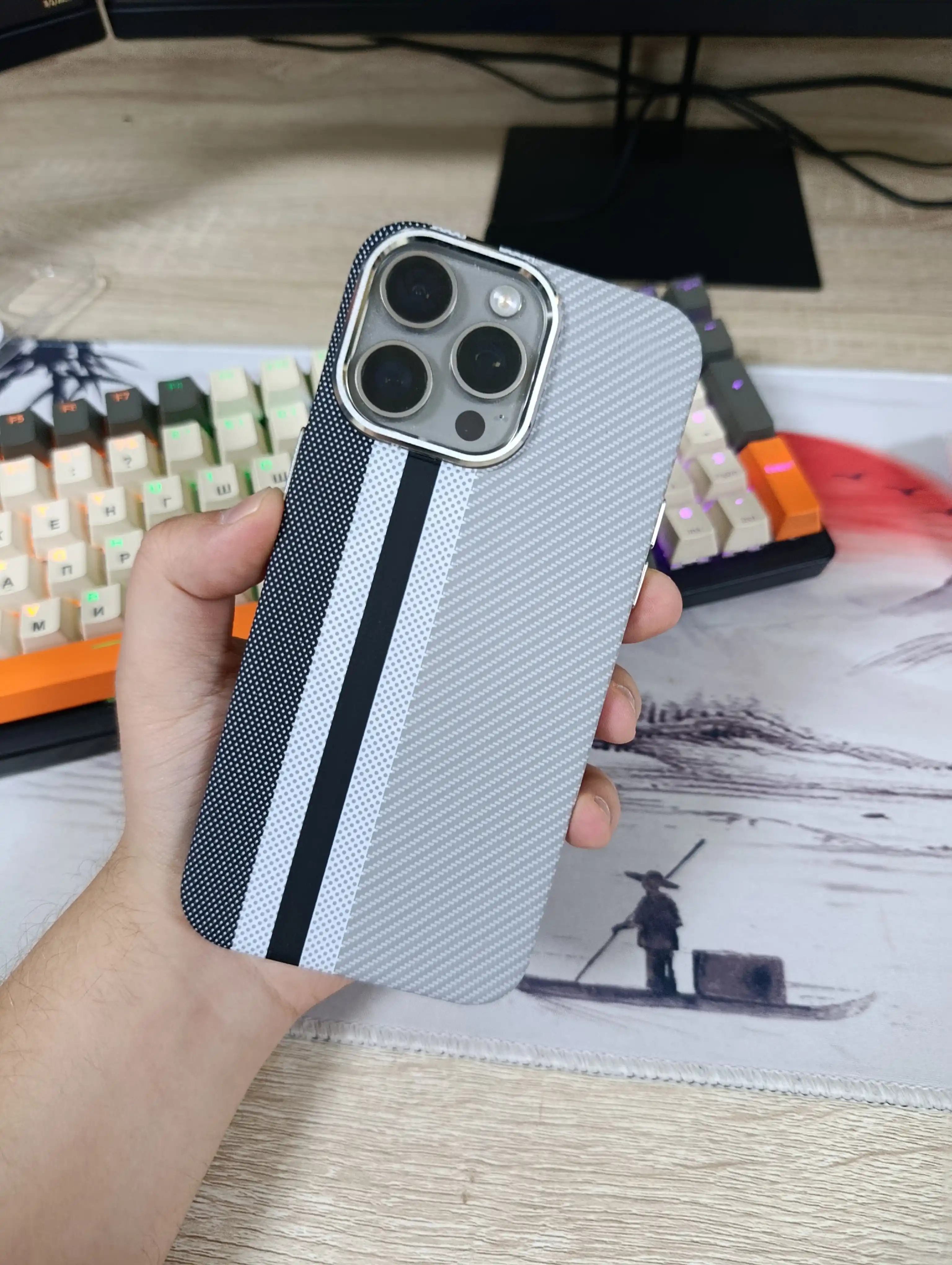 Karbon chexol iPhone 13, 14, 15, 16, 17 Pro Max, Magsafe bilan — ayfon chexol 16 Pro Max