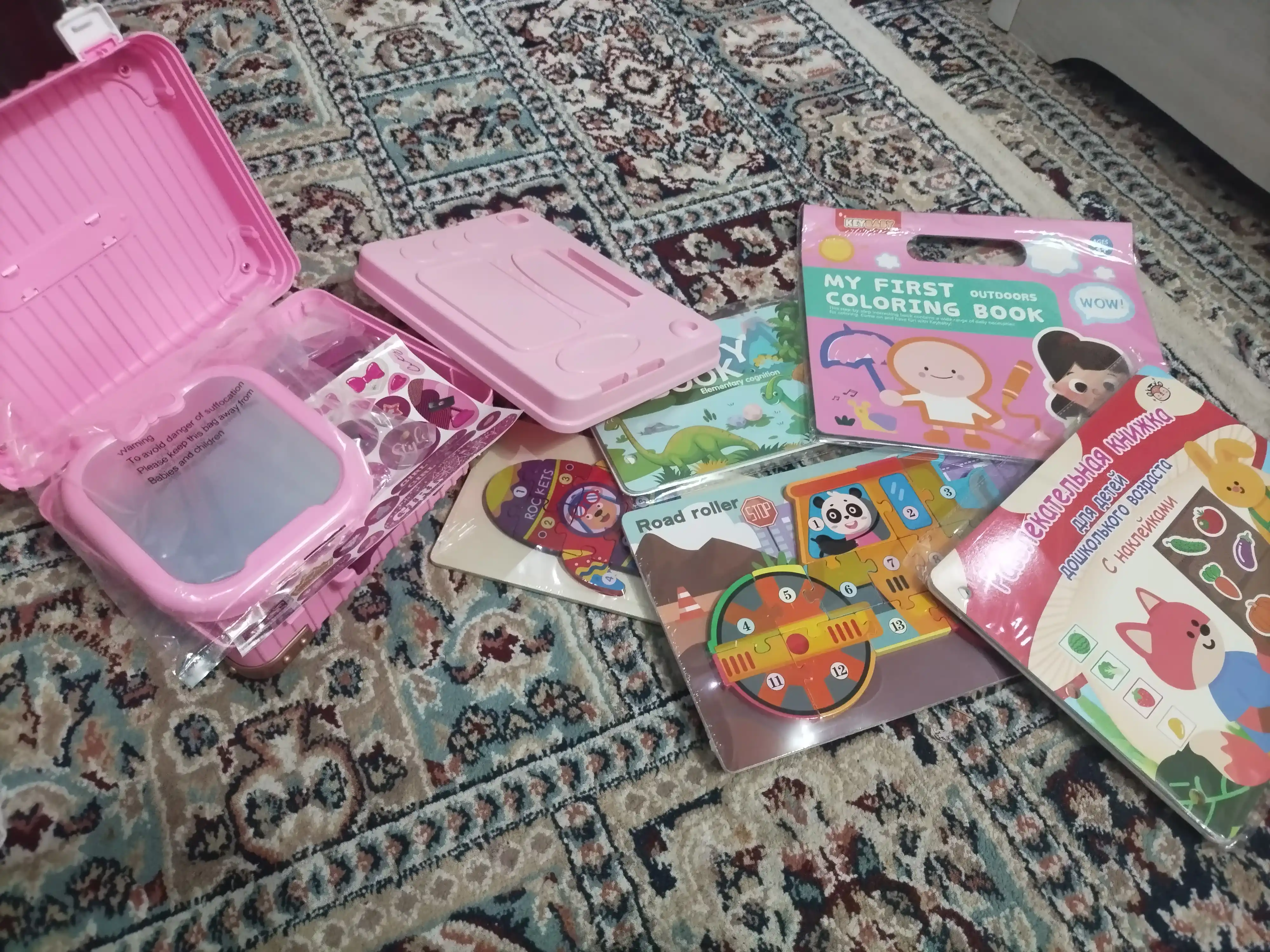 Развивающая книга Бизибук Montessori (Busy Book)