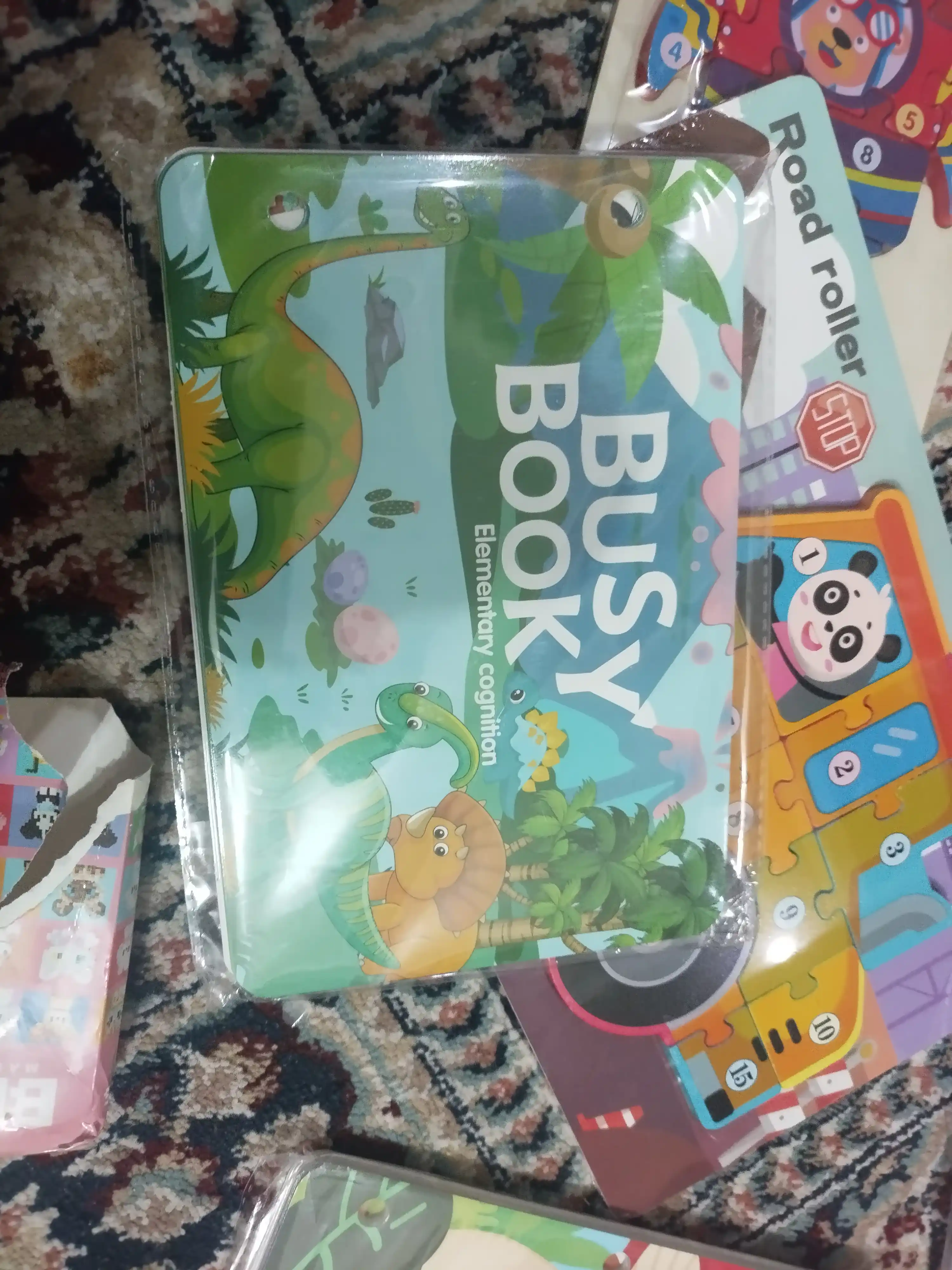 Развивающая книга Бизибук Montessori (Busy Book)