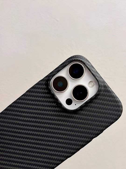 IPhone 11-17 Pro Max uchun MagSafe karbon g‘ilofi, yupqa, mustahkam himoya g‘ilofi