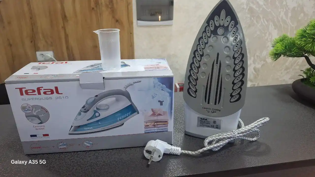 Bug‘li dazmol Tefal Supergliss 3510, 2400W, keramik taglik, vertikal bug‘lash funksiyasi