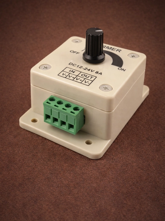Dimmer P28 (12–24V, 8A, 96–192W)Yorqinlik va tezlikni silliq boshqarish
