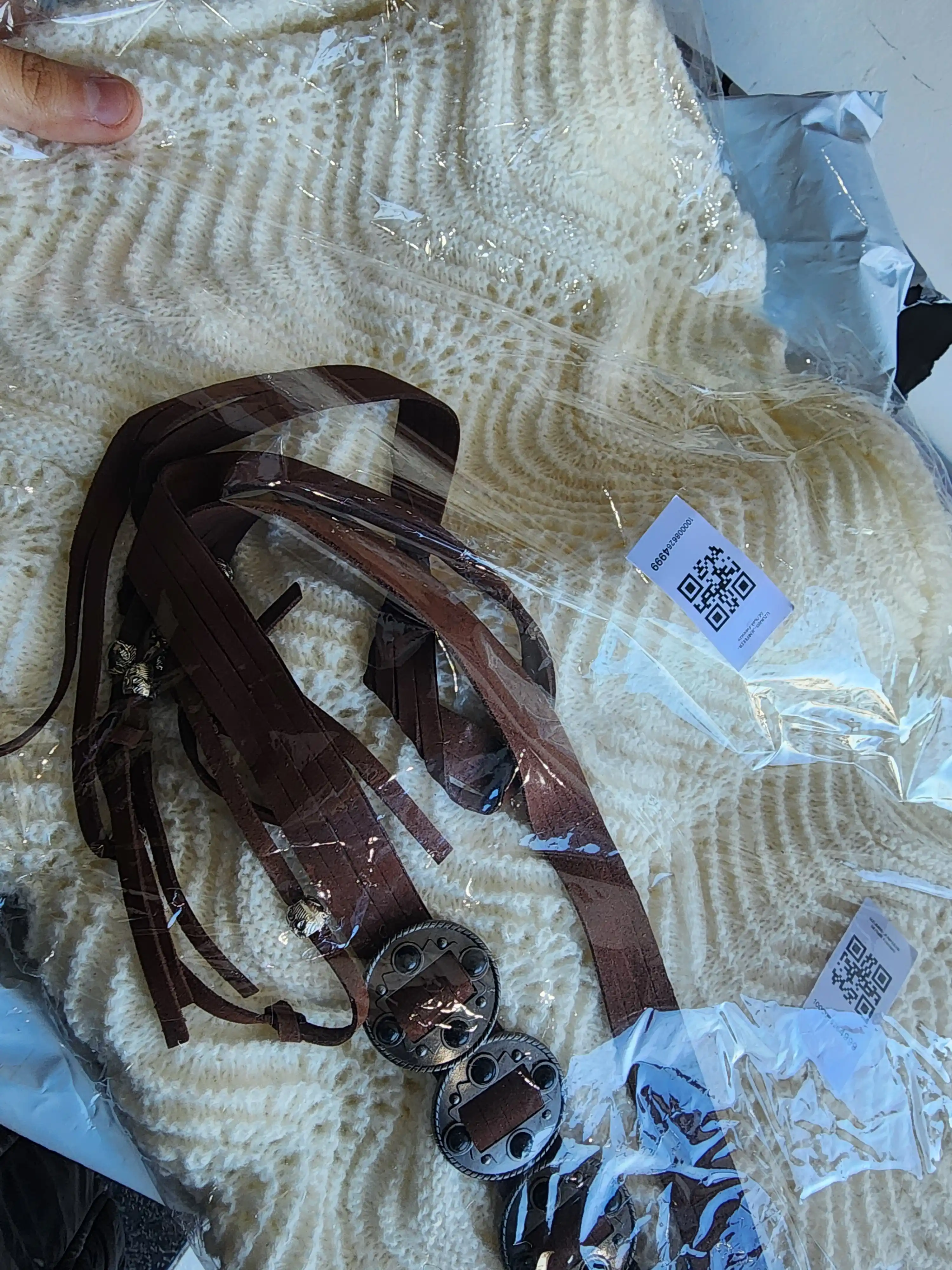 Ayollar bahorgi yengil jemperi – zamonaviy, nafis ayollar kiyimi. Razmer standart S-XL