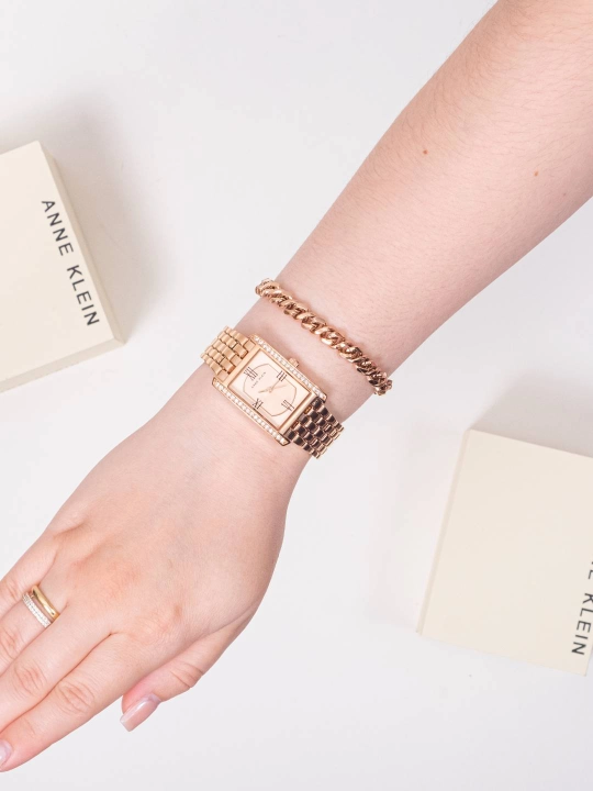 Ayollar qo'l soati Anne Klein AK3990, bilaguzuk bilan to'plam
