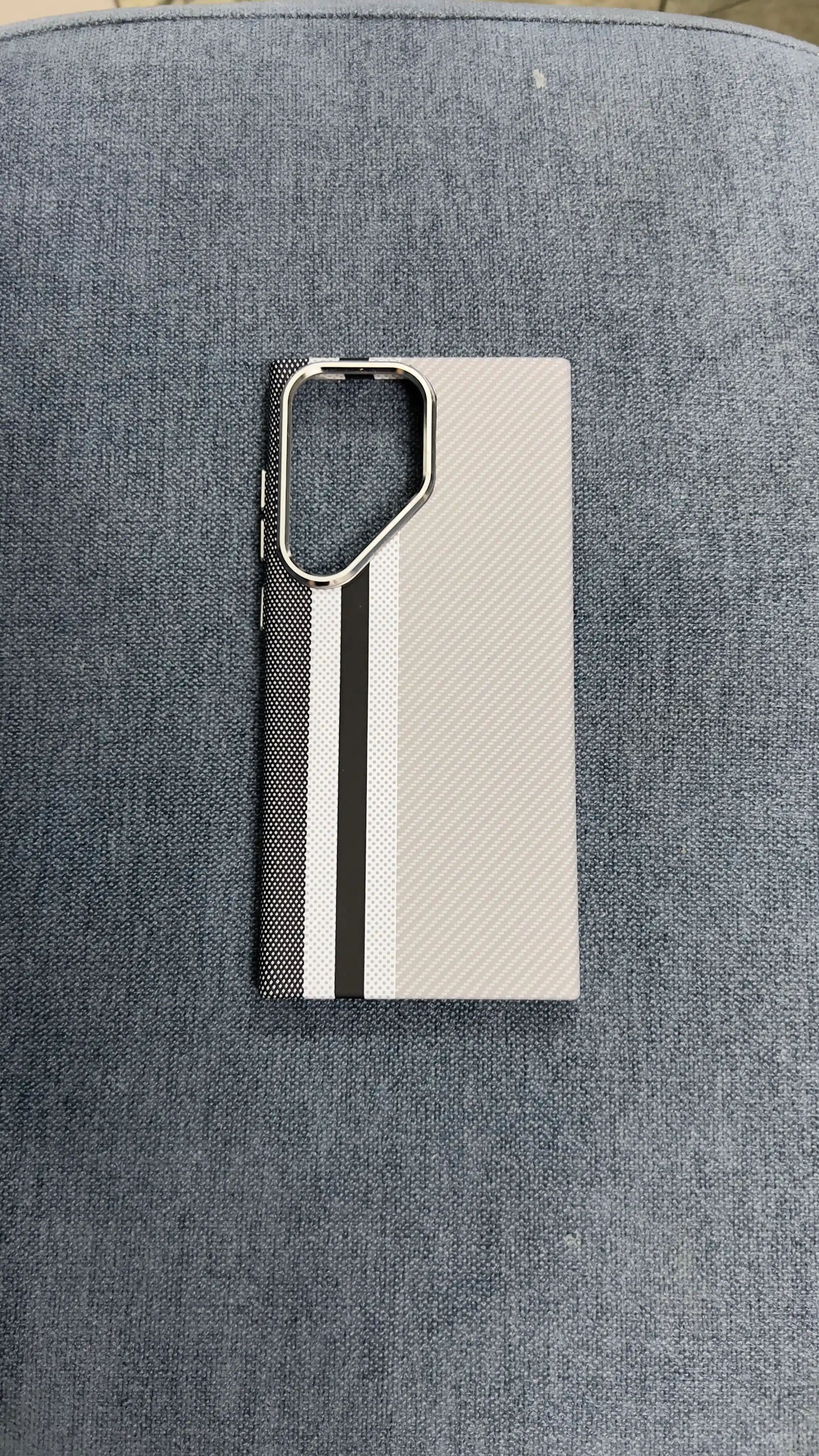 Чехол Карбон для Samsung Galaxy S22 , S23 Ultra, S24 Ultra, S25 Ultra, S26 Ultra с Magsafe