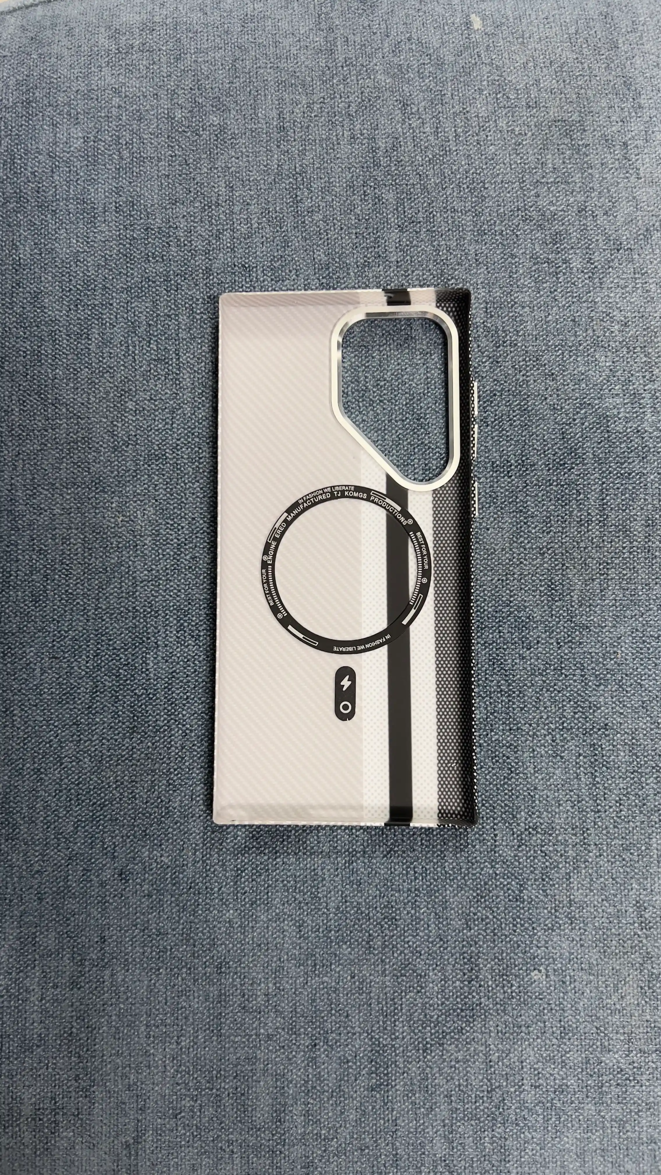 Чехол Карбон для Samsung Galaxy S22 , S23 Ultra, S24 Ultra, S25 Ultra, S26 Ultra с Magsafe