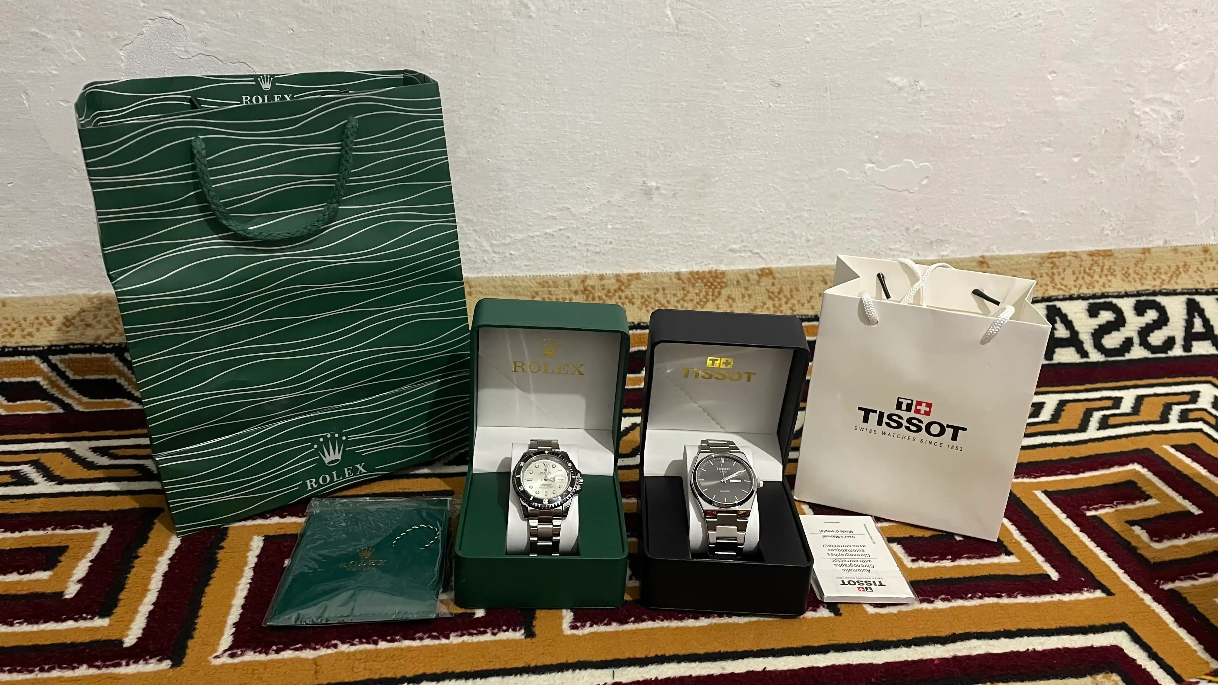 Tssot erkaklar qo‘l soati, sovg‘a qutisida, hujjatlar bilan