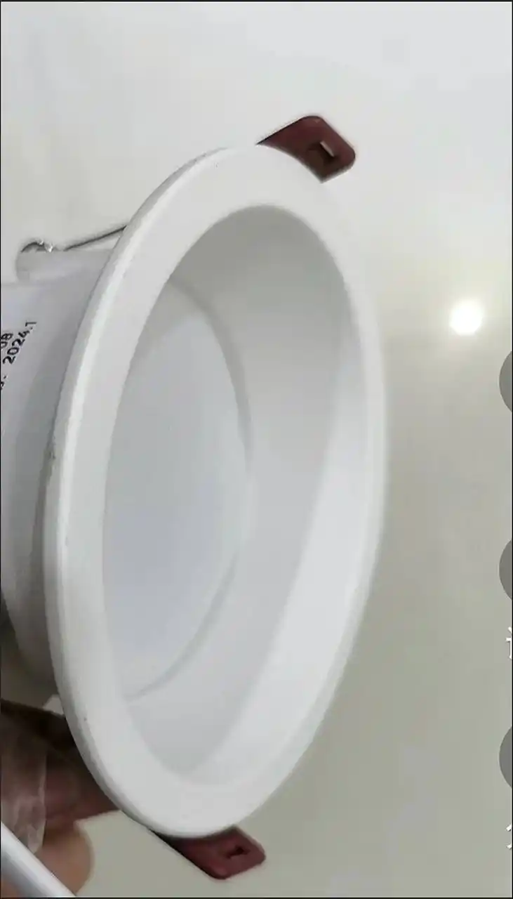 O‘rnatilgan chiroq, 12 Vt, oq korpus + qora chashka, oq yorug‘lik 6000K