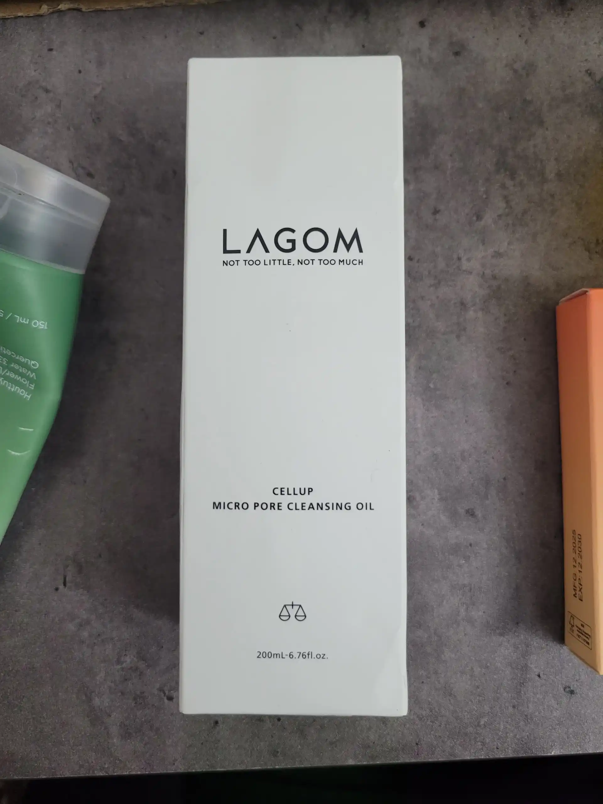 Гидрофильное масло для глубокого очищения пор Lagom Cellup Micro Pore Cleansing Oil