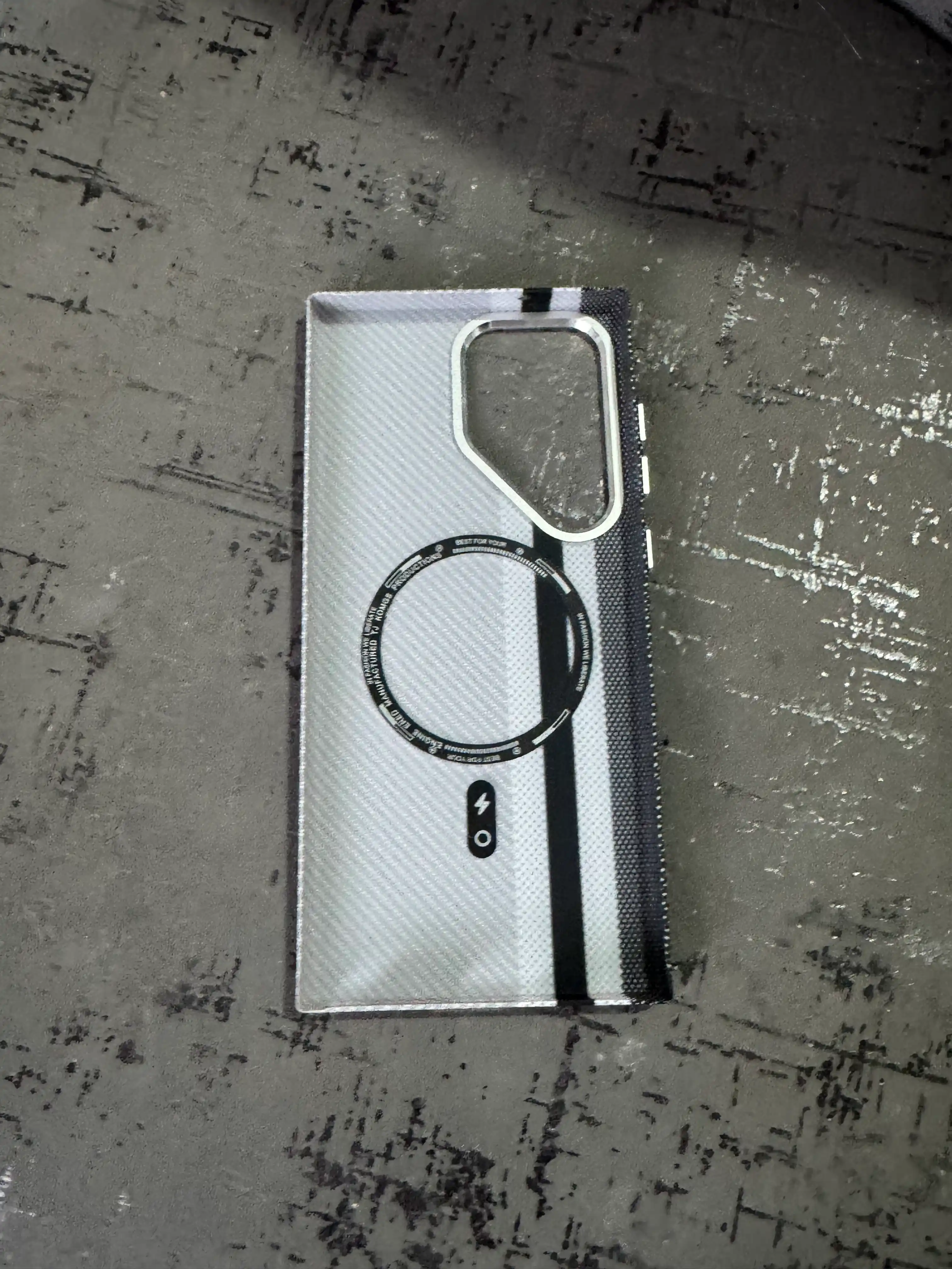 Чехол Карбон для Samsung Galaxy S22 , S23 Ultra, S24 Ultra, S25 Ultra, S26 Ultra с Magsafe