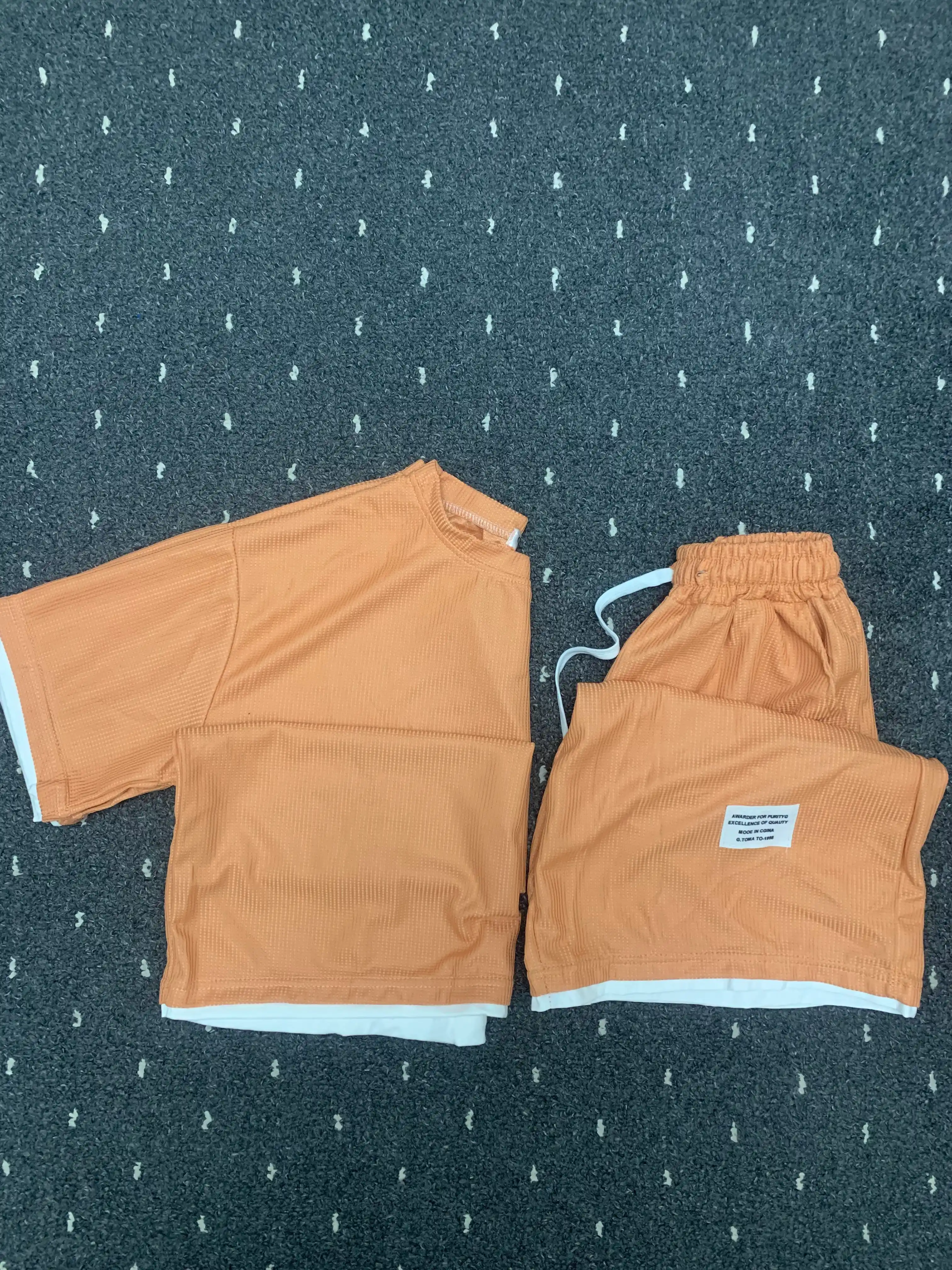 Futbolka va shortiklar Erkaklar sport to‘plami sport va dam olish kiyimlari, dvoyka