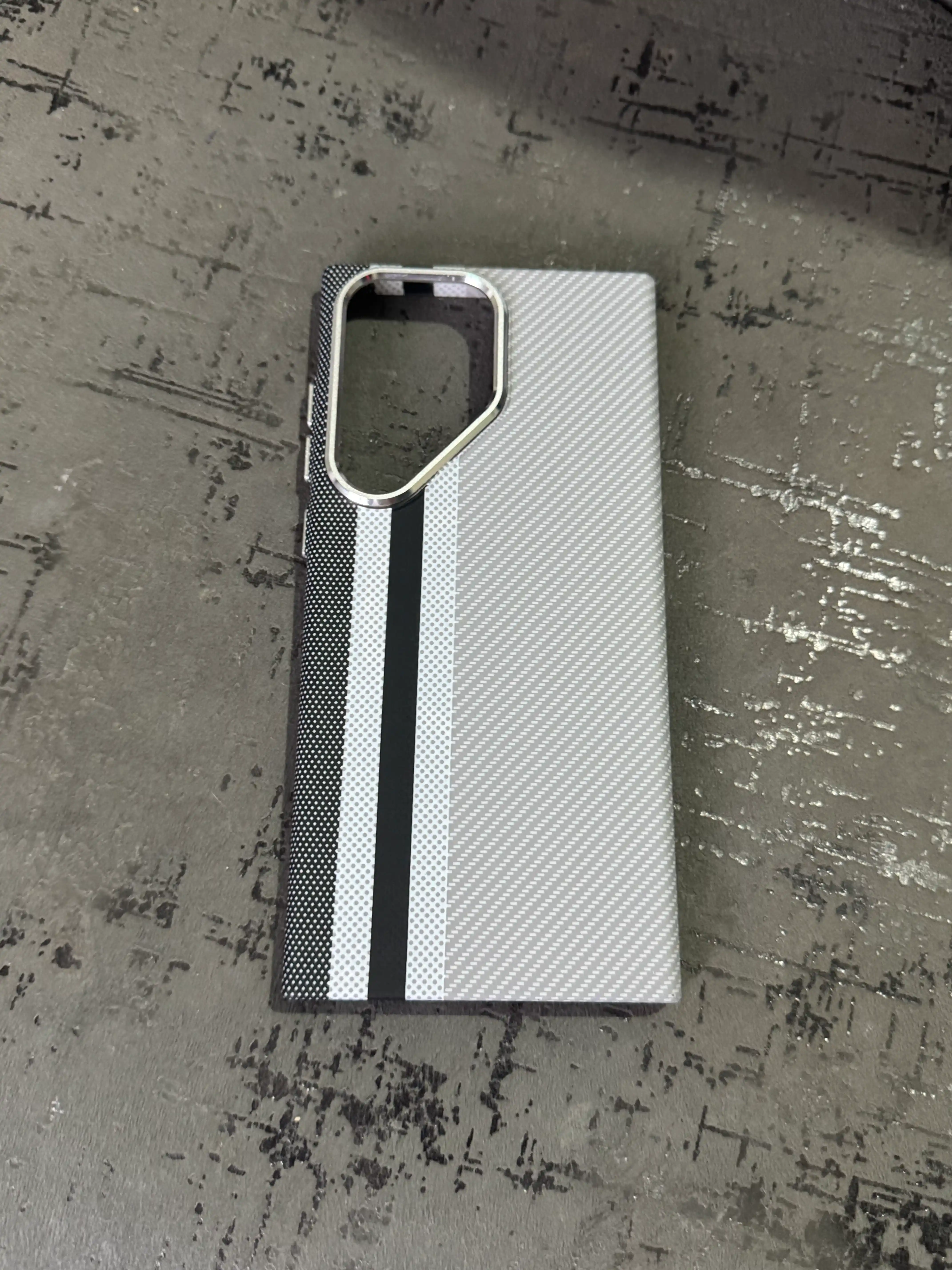 Чехол Карбон для Samsung Galaxy S22 , S23 Ultra, S24 Ultra, S25 Ultra, S26 Ultra с Magsafe