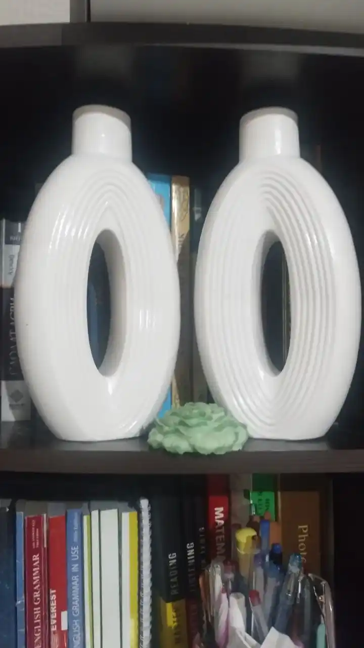 Sun'iy va quritilgan gullar uchun guldonlar, o'lchami 15 x 30 sm (gulsiz )