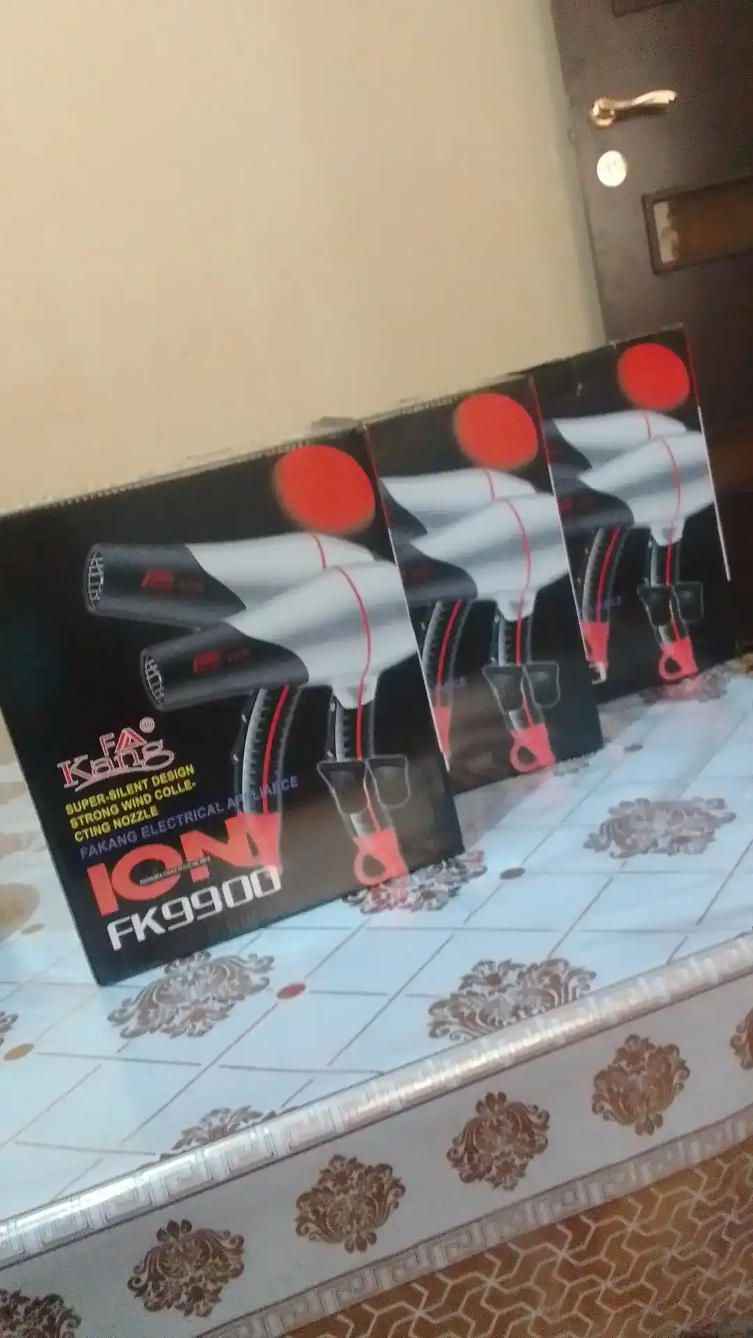 Soch quritish va turmaklash uchun soch qurutgich FaKang ION FK-9900