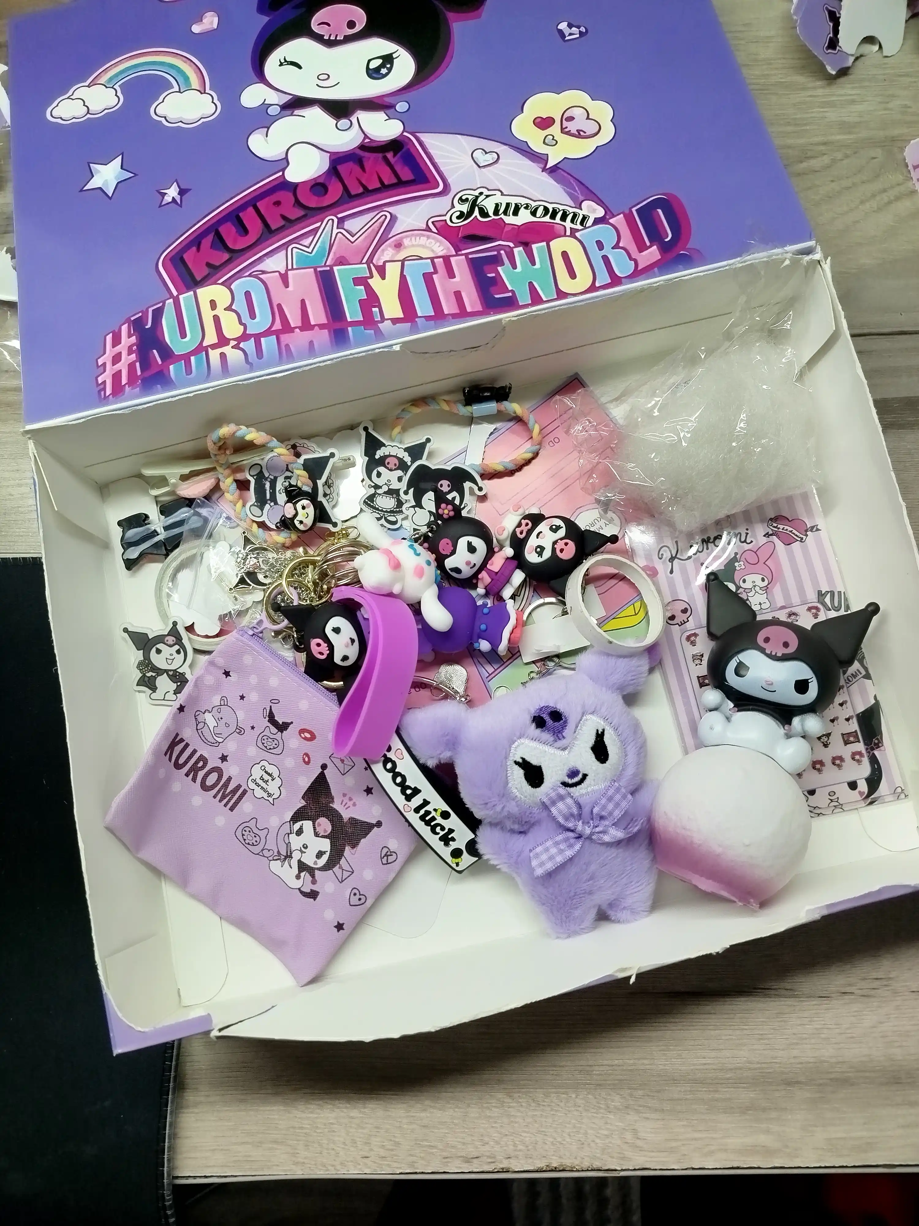 Advent taqvimi, qizlar va o‘g‘il bolalar uchun o‘yinchoqlar Kuromi, Hello Kitty, Stitch, Huntrix, Minecraft