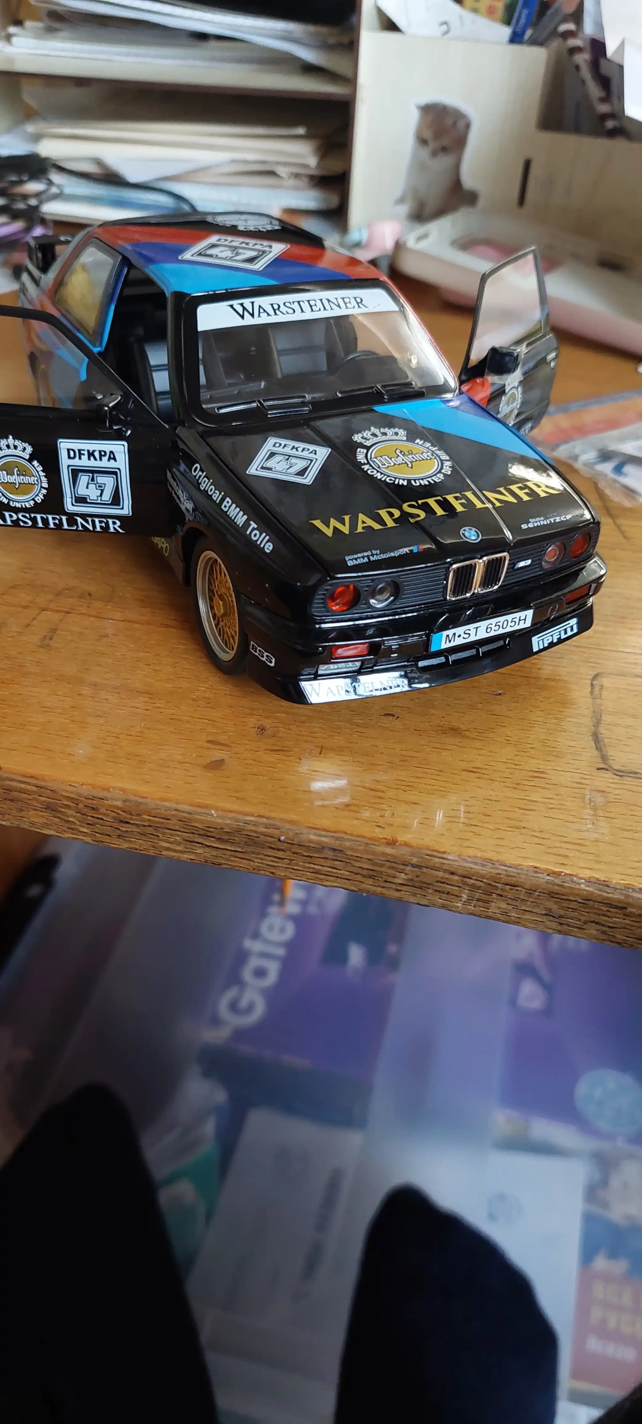 Metall mashina BMW M3 E30 1988, 1/24 metal, 20 sm