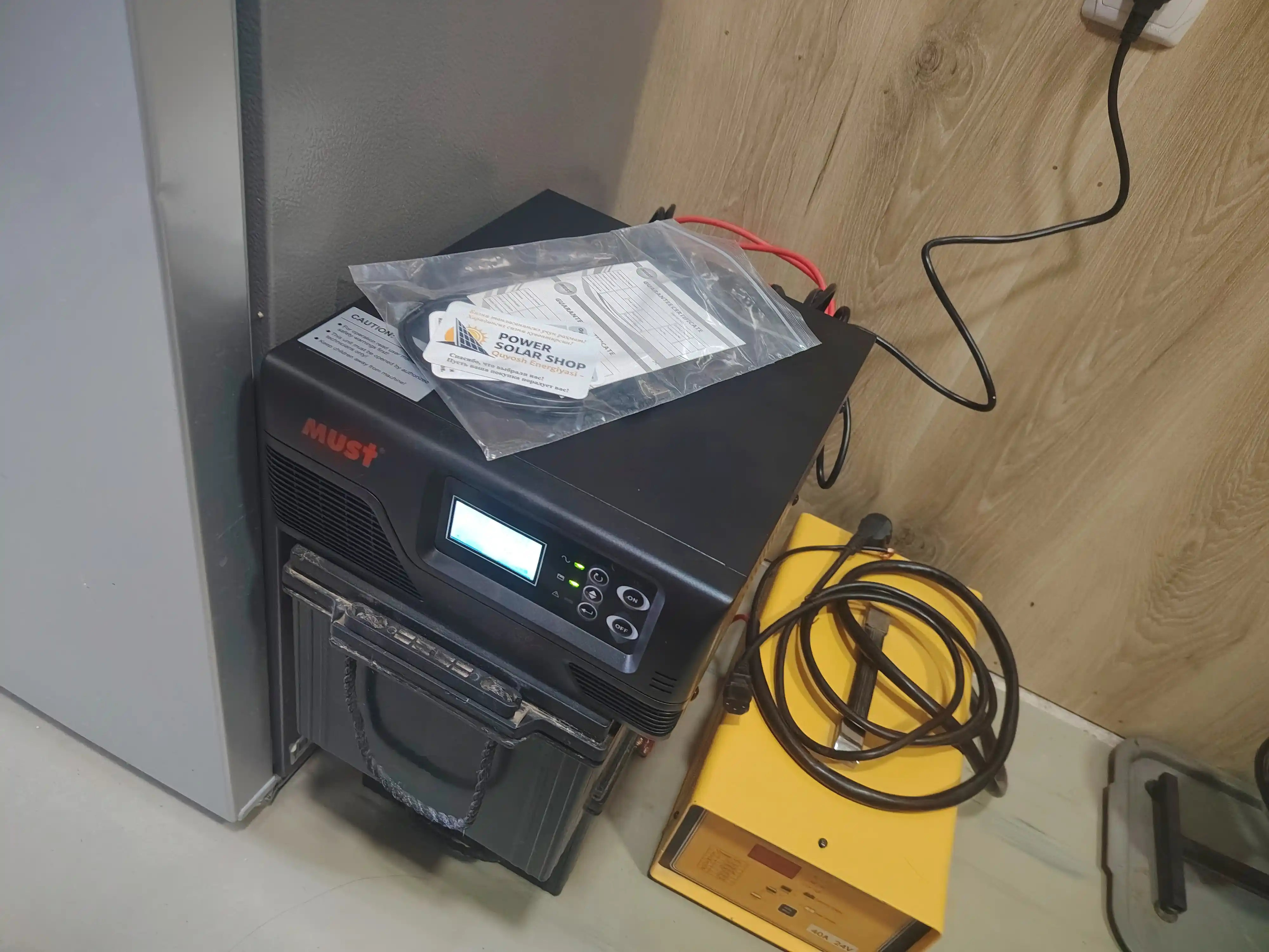Инвертор 1000Вт- 12В "MUST"