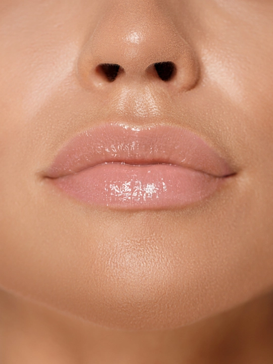 Blesk - plumper lablar uchun LIP Volumizer Hot Vanilla LUXVISAGE