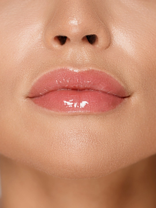 Блеск - плампер для губ LIP Volumizer Hot Vanilla LUXVISAGE