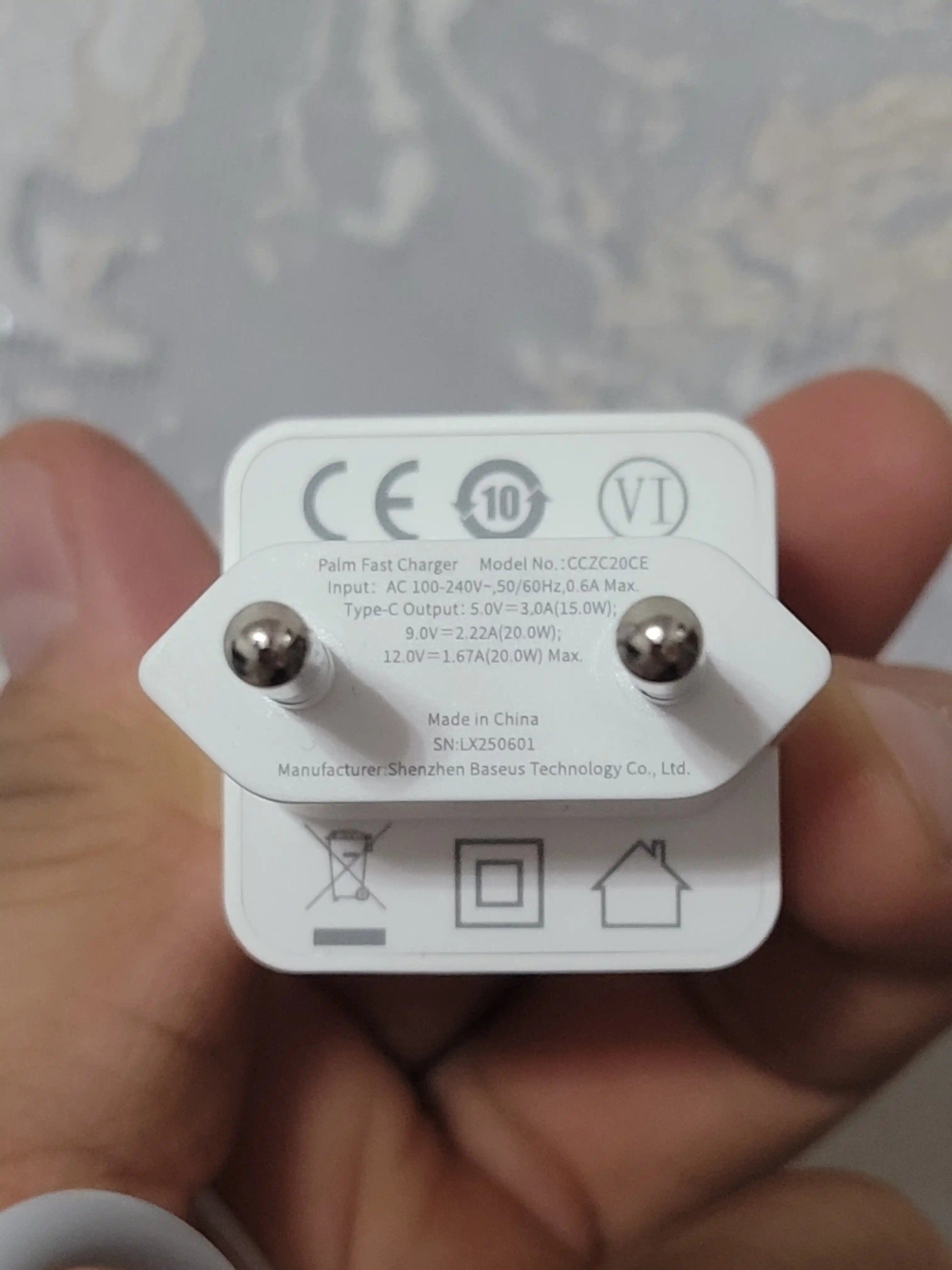 Universal zaryadlash qurilmasi Baseus Palm Fast Charger 1C, 20 Vt zaryadchik, kabel bilan