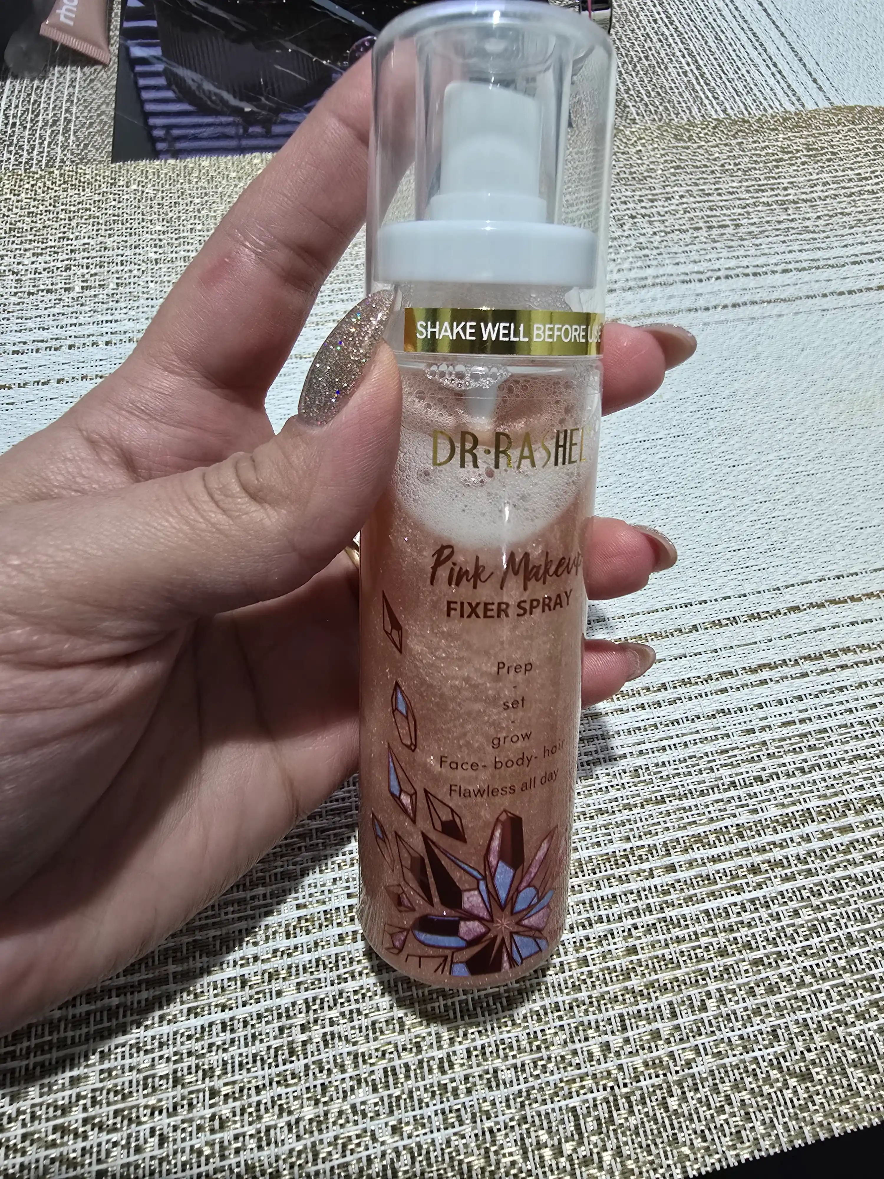 Yuz makiyaj uchun, namlovchi fiksator sprey, Gold и Pink, 100 ml