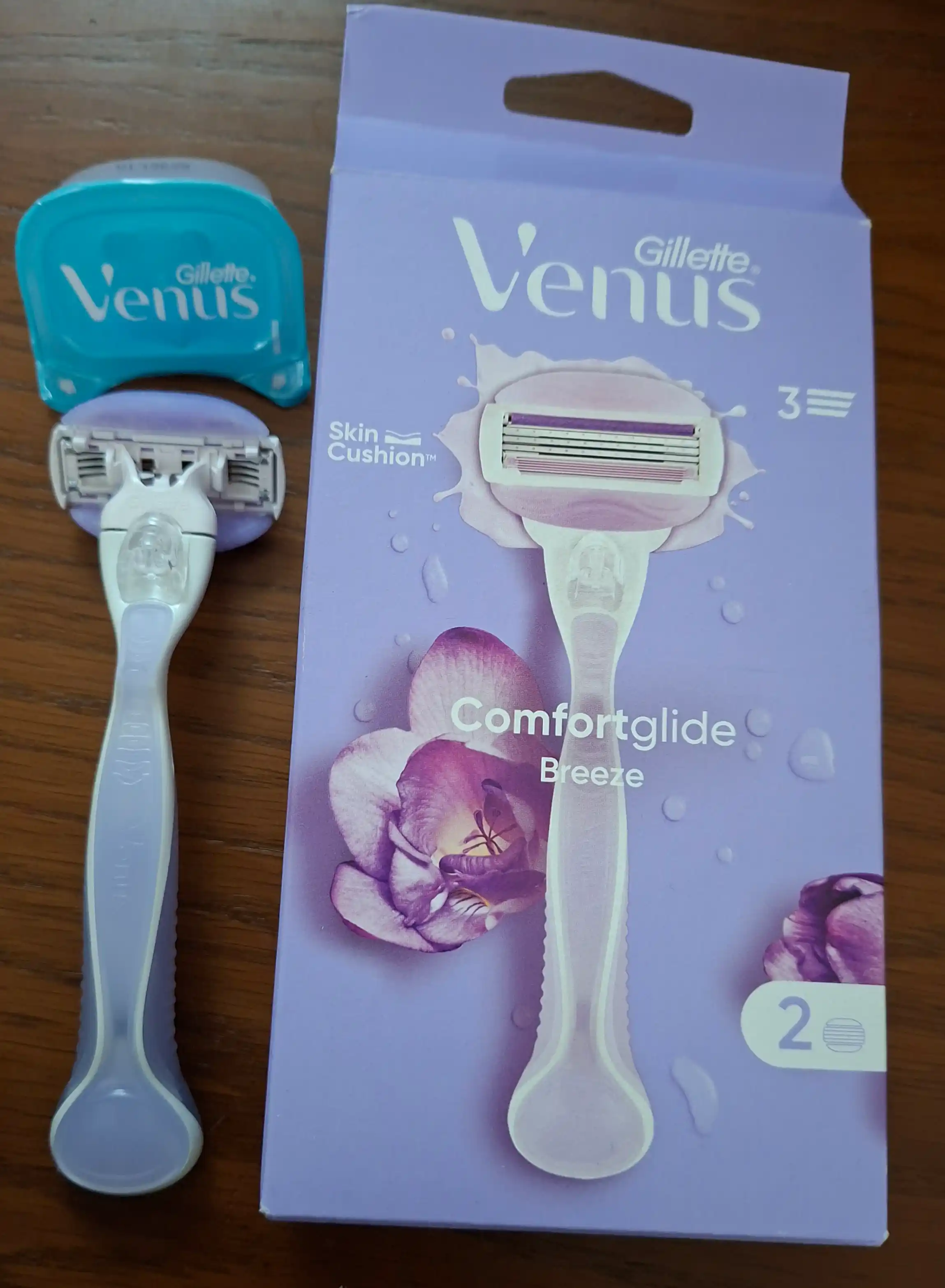 Женская бритва Venus Comfort Glide Breeze с 2сменными кассетами