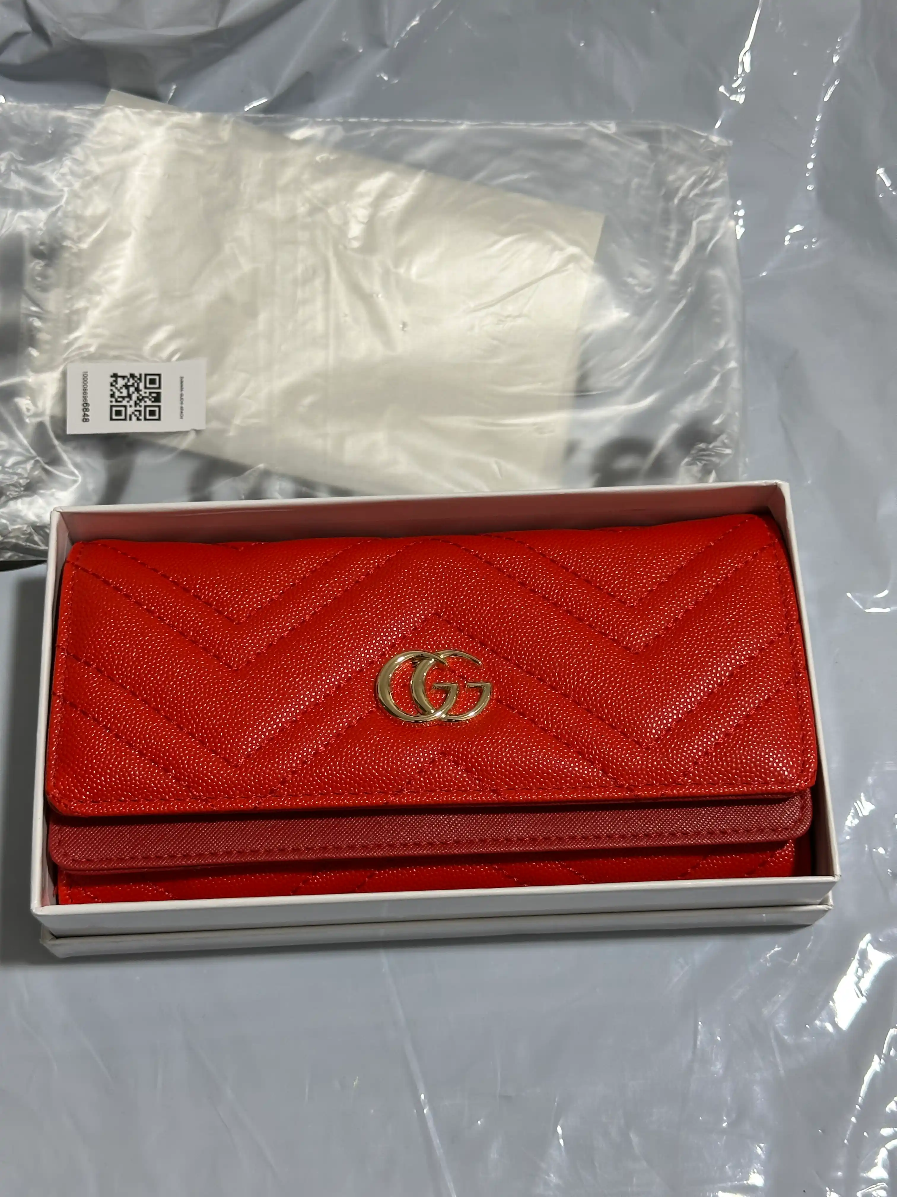 Ayollar hamyoni(kashelok) eko charm, kartalar bo‘limi, pul uchun keng bo‘lim, magnitli