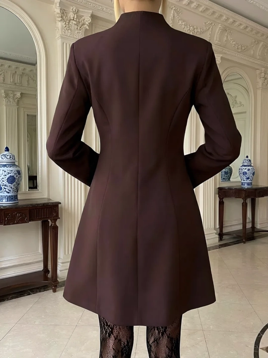 Ayollar pidjagi, klassik, tugmali uzaytirilgan jaket