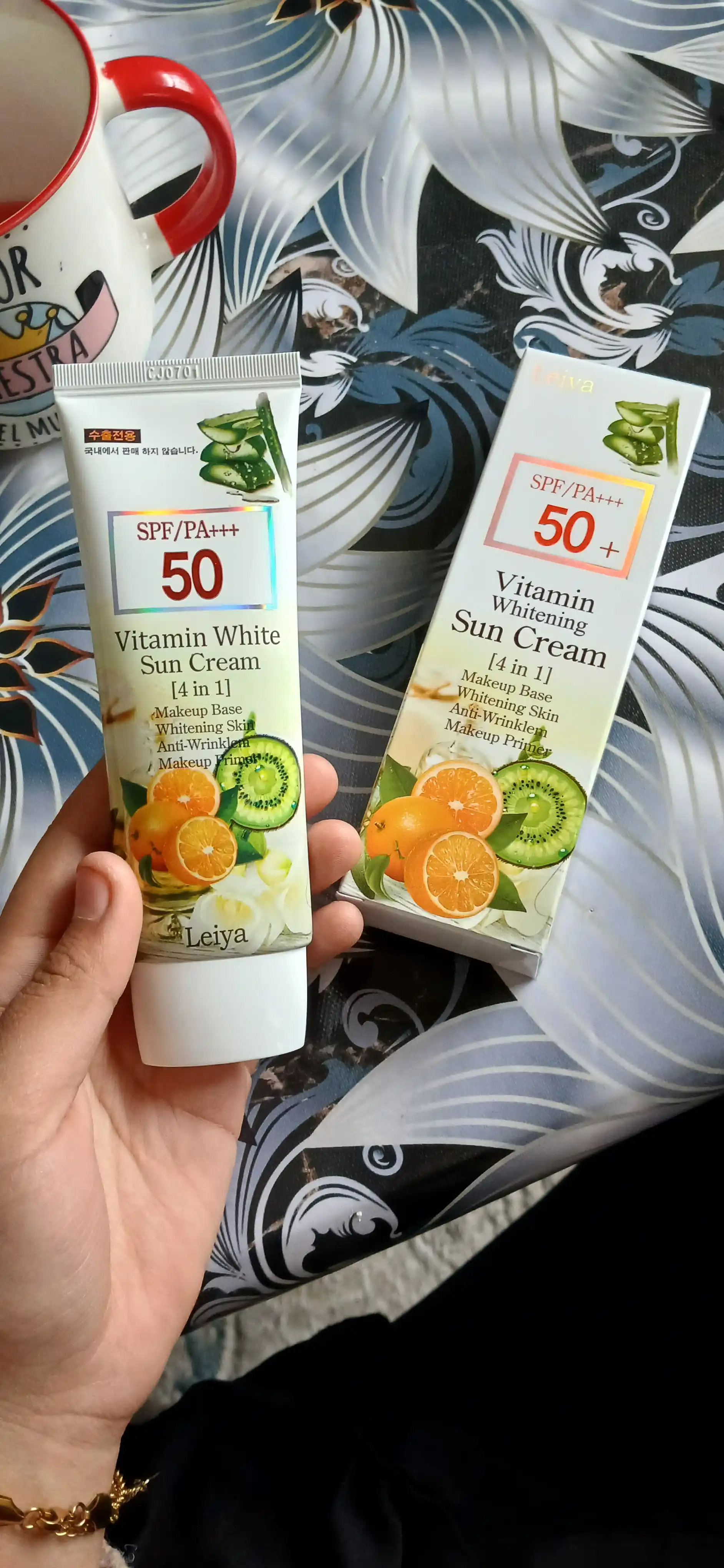 Солнцезащитный крем Leya Vitamin Whitening Sun Cream SPF50+ PA+++ 4in1