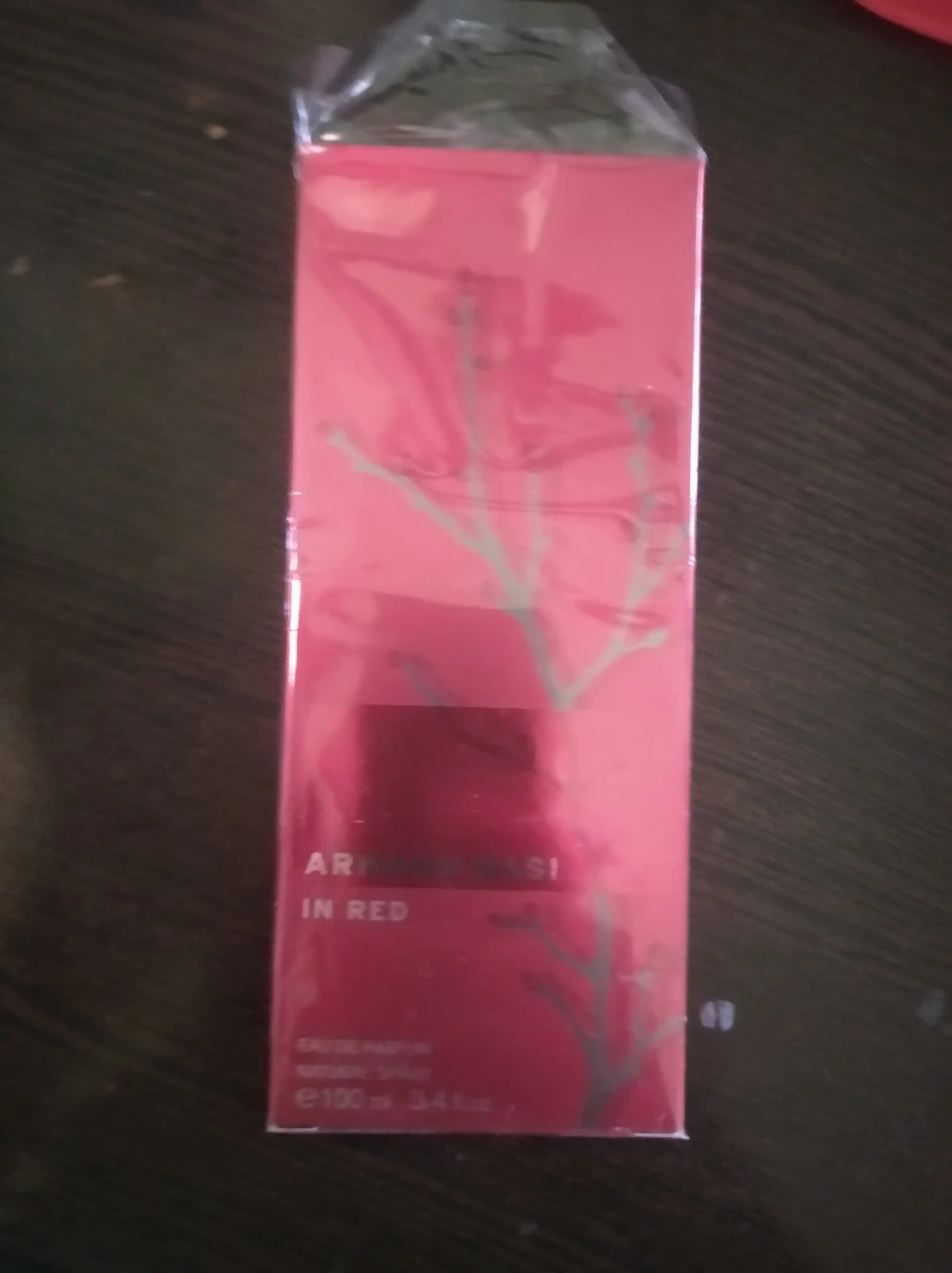 Parfyumlangan suv Armand Basi In Red, 100 ml