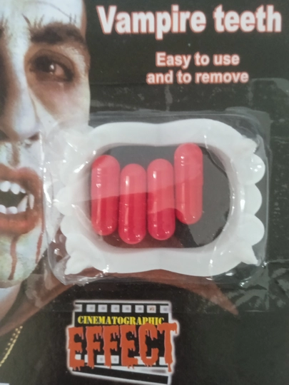 Vampire karnaval to'plami: soxta jag' va qon kapsulalari