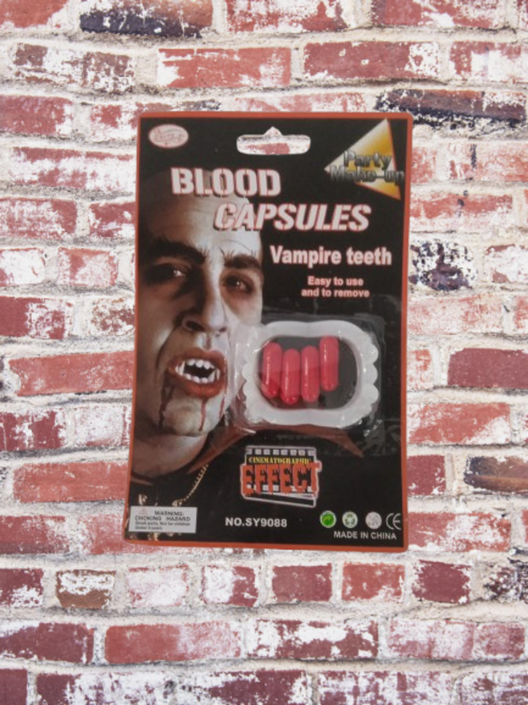 Vampire karnaval to'plami: soxta jag' va qon kapsulalari