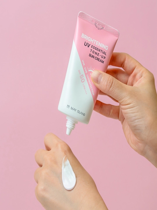 BRIGHTENING UV ESSENTIAL TONE UP SUN CREAM 70 мл — защита и сияние кожи