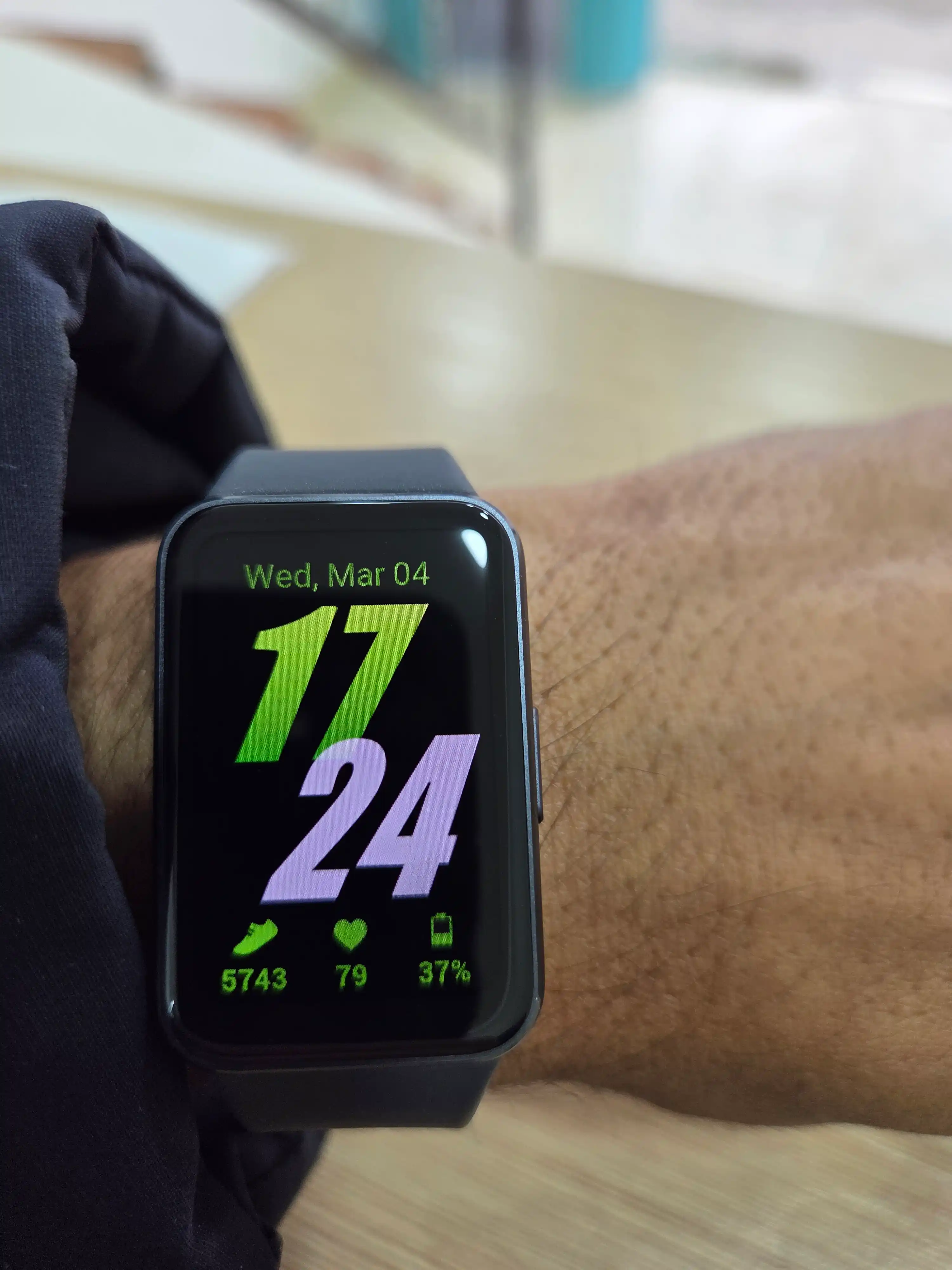 Фитнес браслет Samsung Galaxy Fit 3, 1.6" AMOLED дисплей