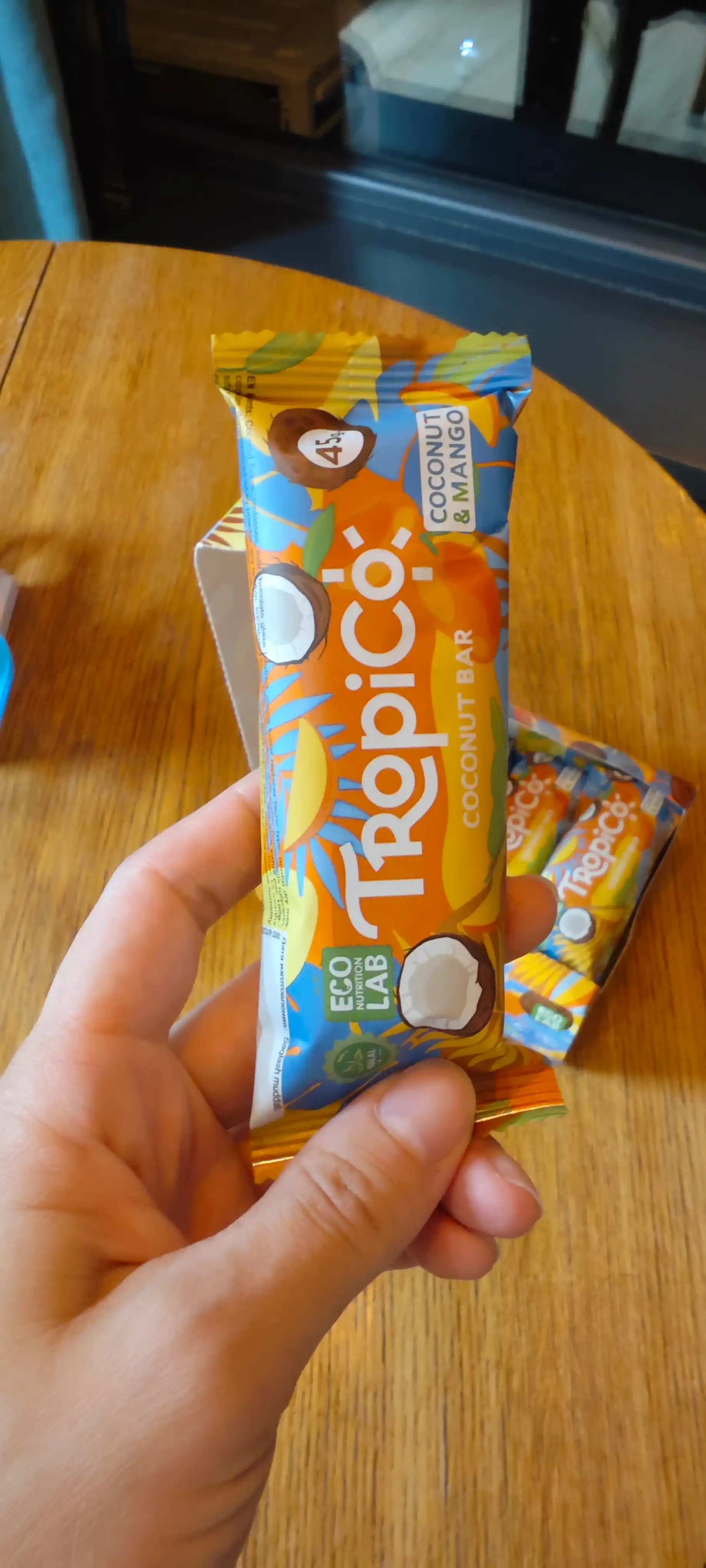 Кокосовый батончик TropiCo в шоколадной глазури, без сахара, 12 шт, 45 г