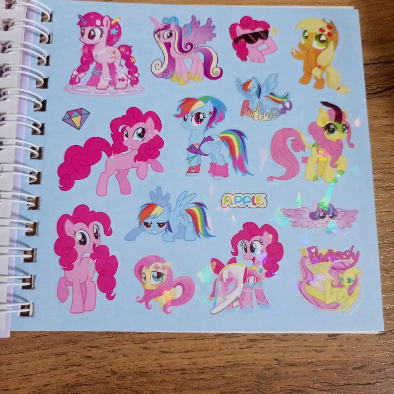 "My Melody" va "Rainbow Pony" ijodiy stiker kitobi - Bolalar uchun ijodiy albom, 24 sahifa