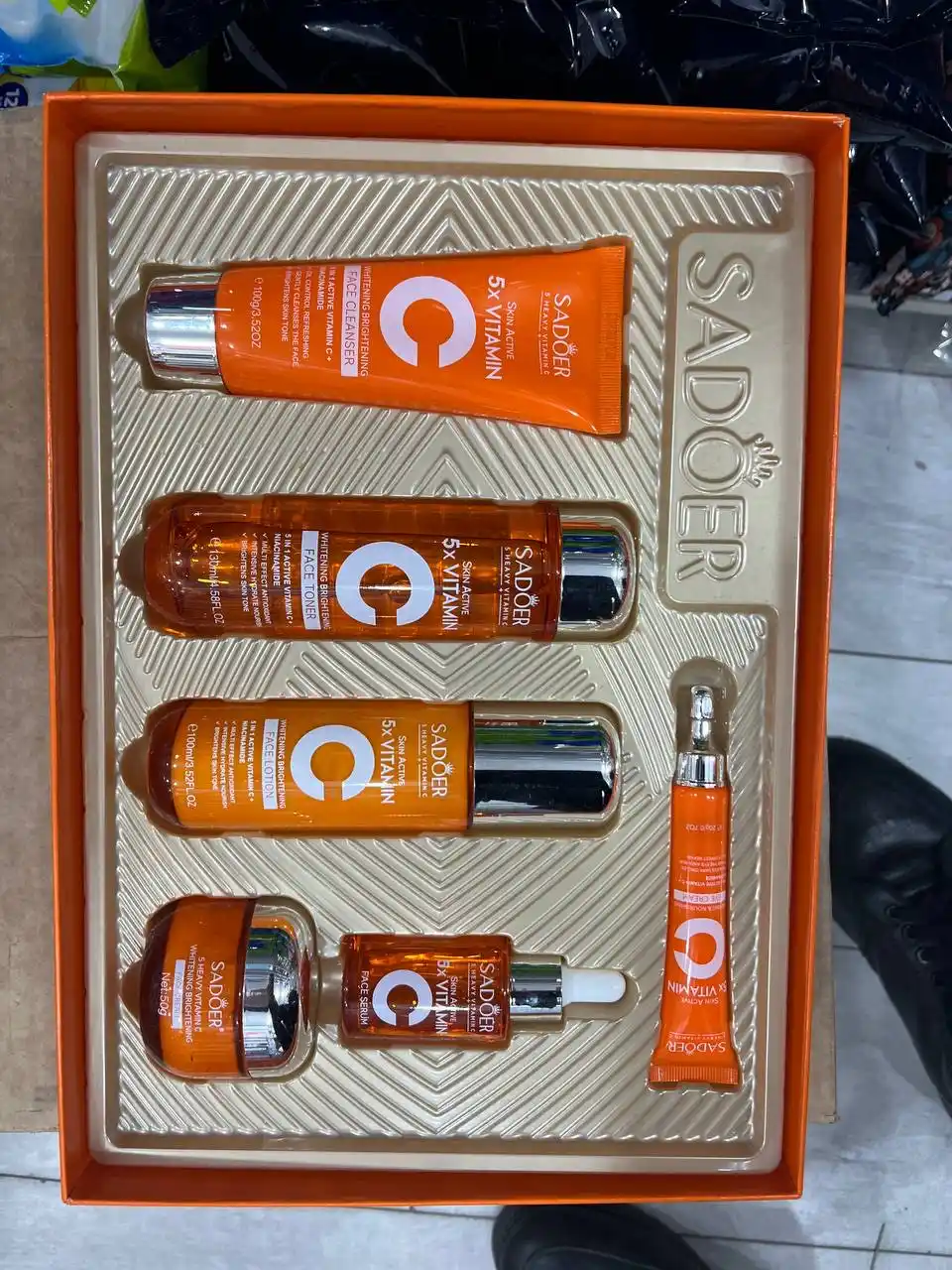 SADOER Vitamin C yuz parvarishi uchun sovg‘abop kosmetika to‘plami, 6 ta mahsulot