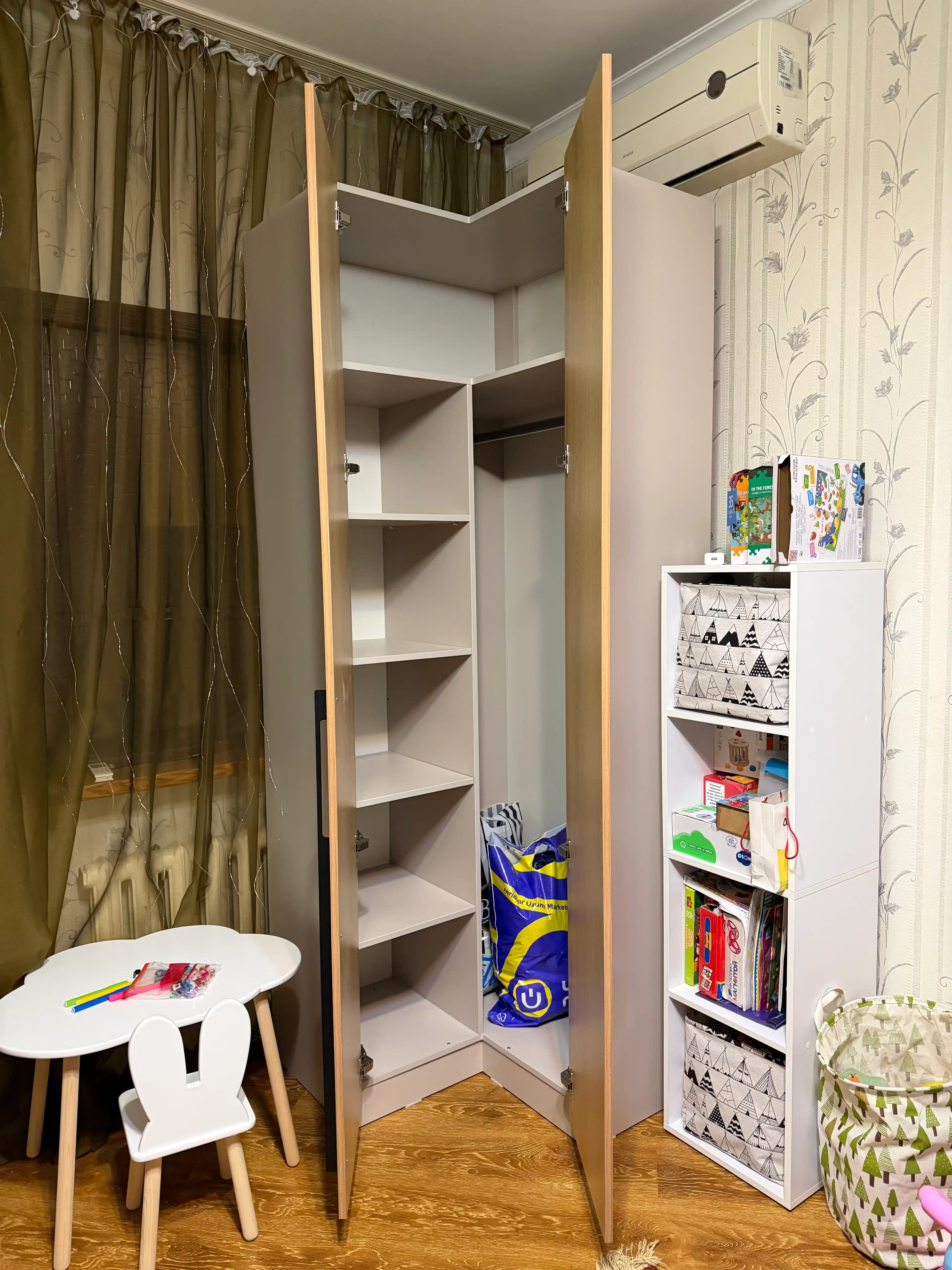 MEBELON burchak shkafi, ochiladigan eshik, keng sig‘imli, 230×82×45 sm