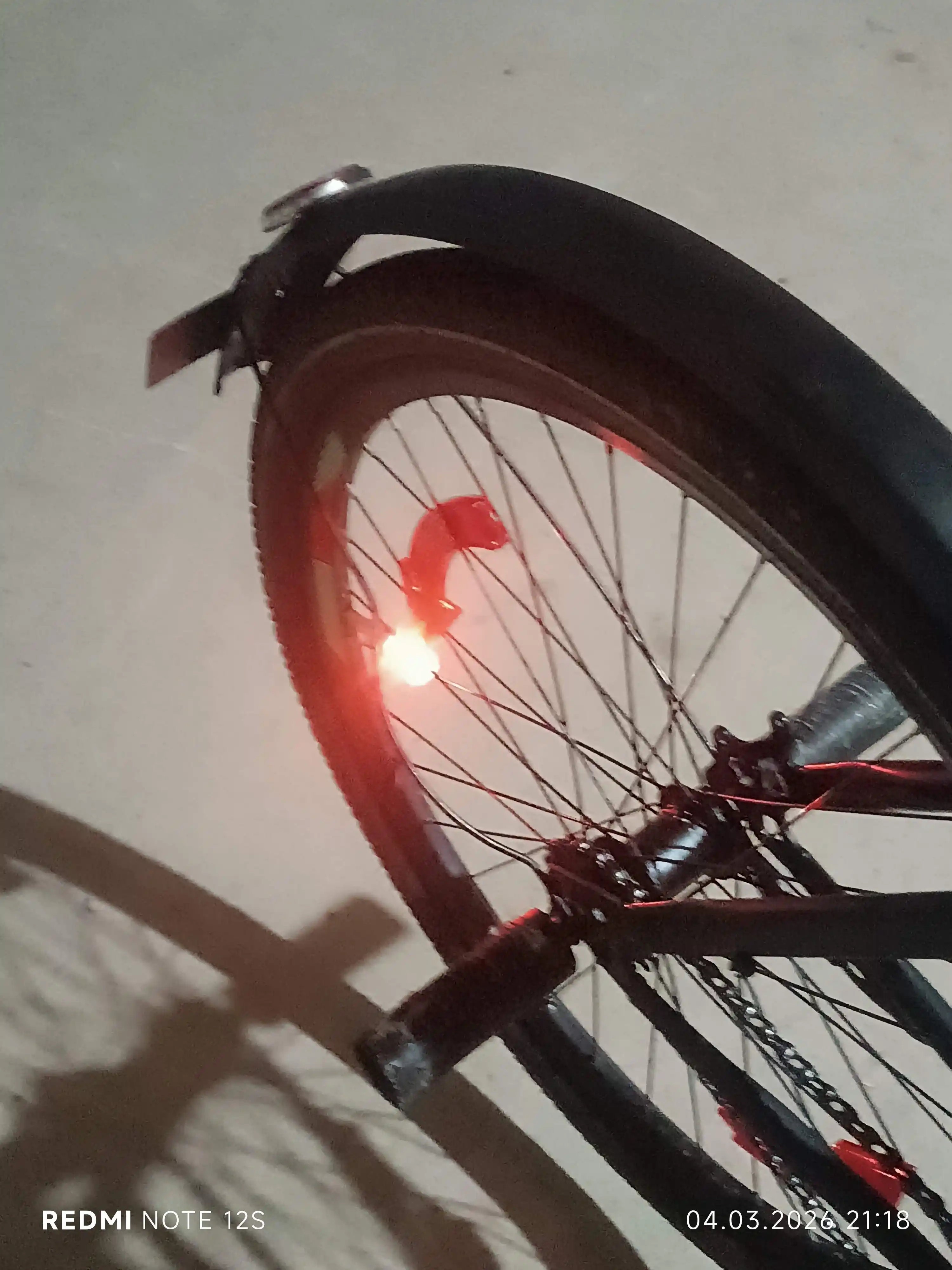 Old va orqa miltillovchi chiroqlar, velosiped g'ildiragi uchun, 2 dona
