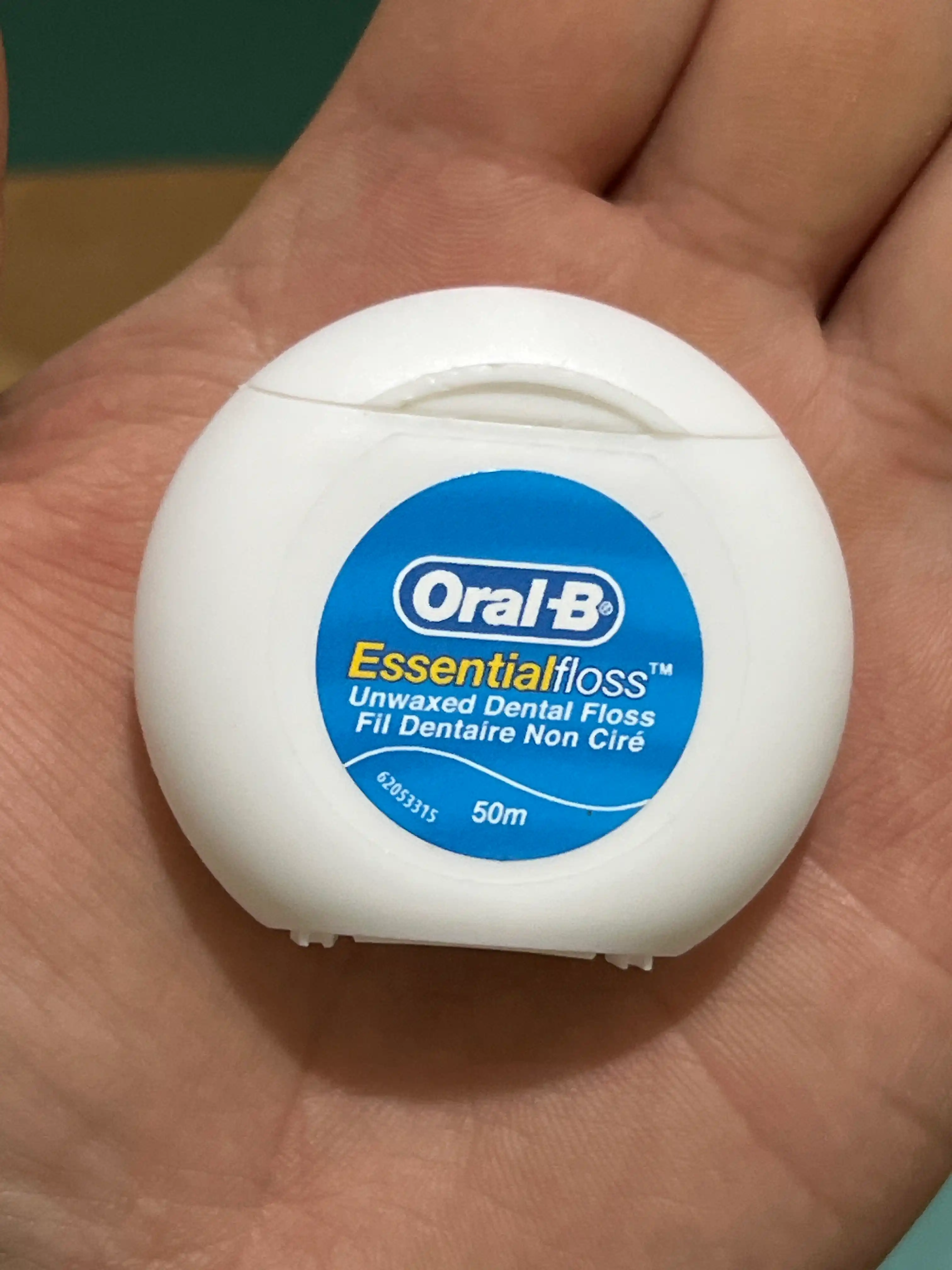 Oral-B Essential Floss tish ipi, 50 m, yalpiz hidli