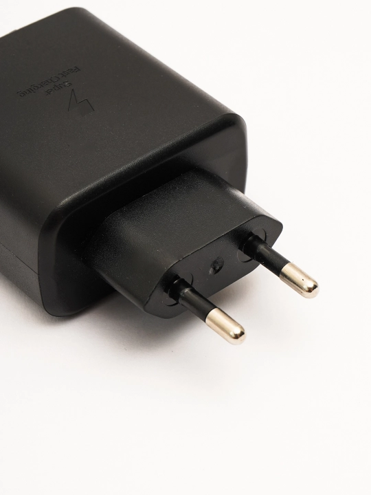 Samsung 45W Super Fast Charger — быстрое зарядное устройство с кабелем USB-C